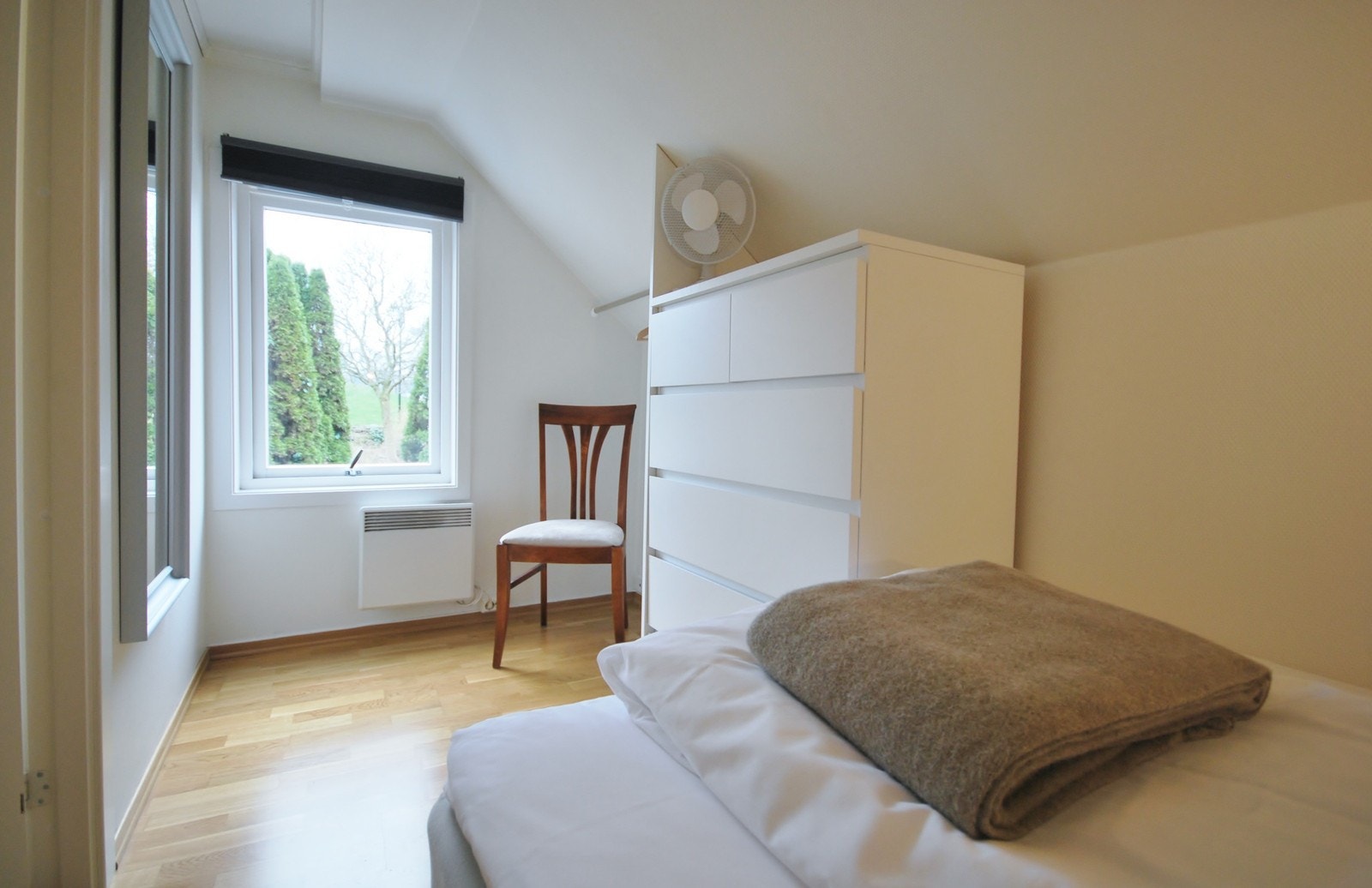 Begge soverom har god gardrobeplass Galleribilde