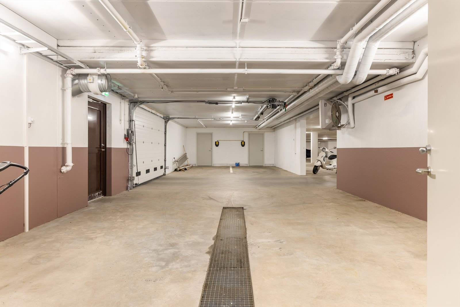 Meget praktisk vaskeplass for bil til bruk for beboerne Galleribilde