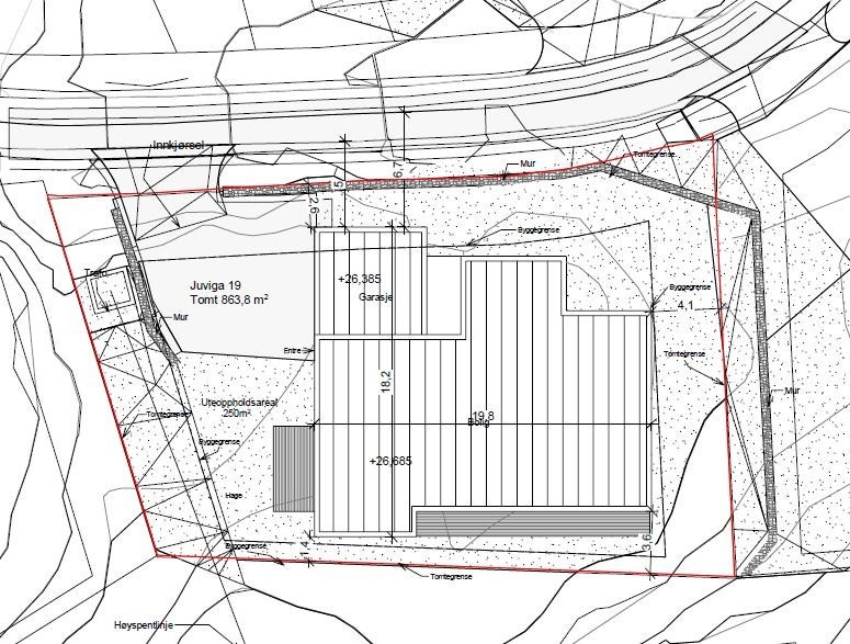 Romslig eiendom på 854 m² med flott utsikt. Inkluderer garasje og gode utearealer. Beliggende i et naturskjønt område. Galleribilde