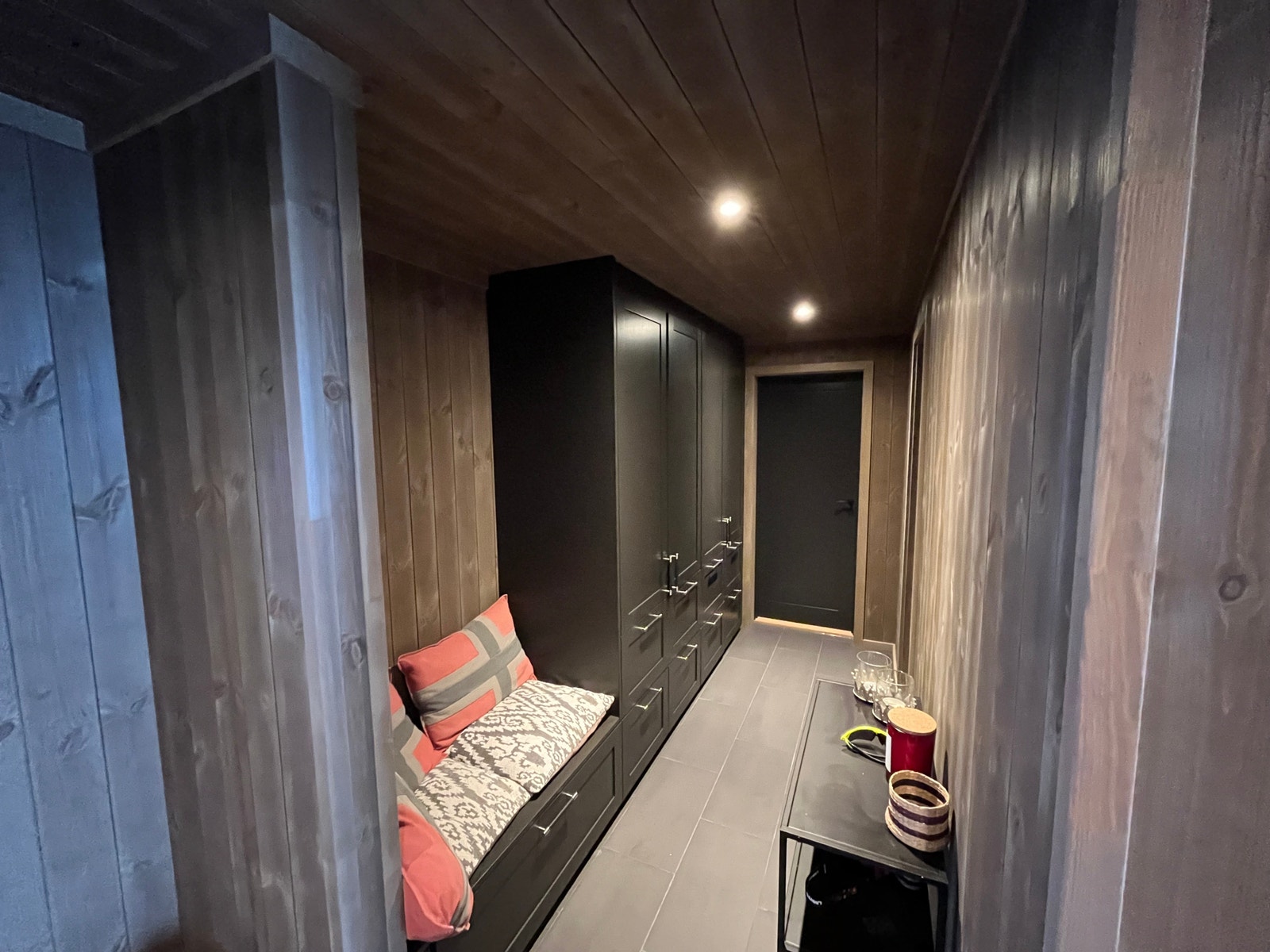 Gang bort til soverom nr. 2 og bad nr. 2 Galleribilde