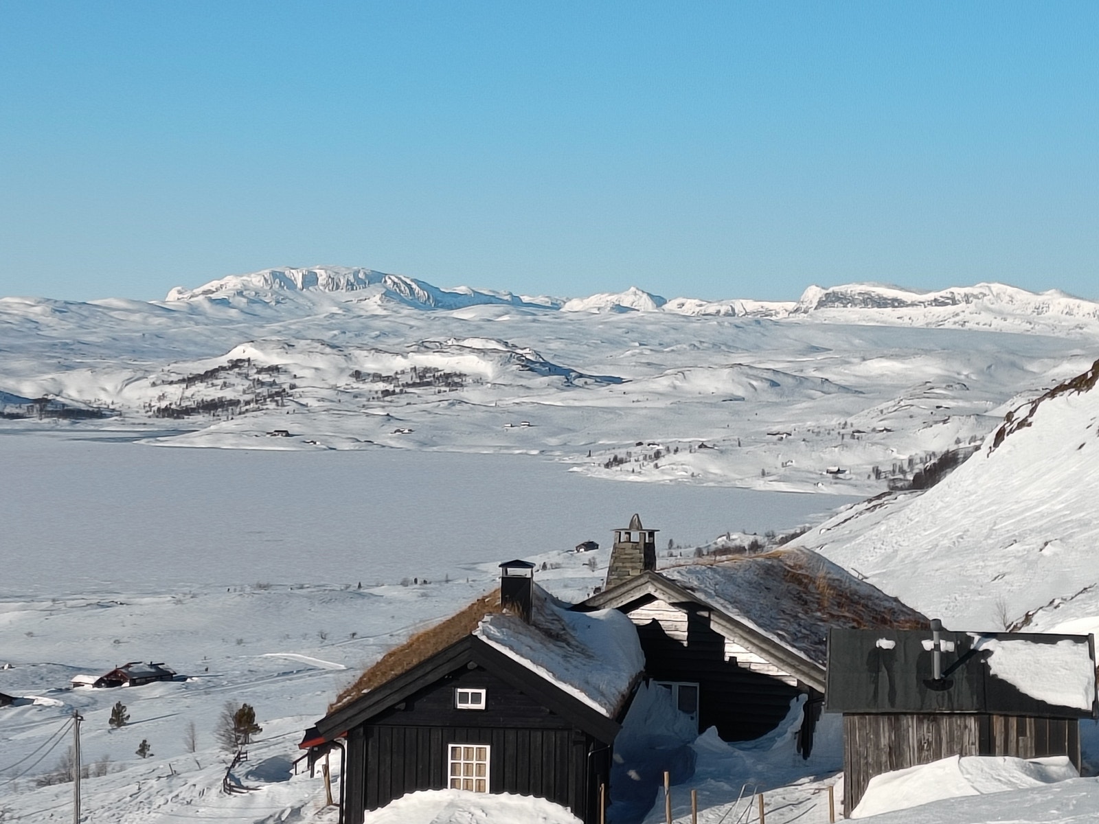 Med Geiteryggen, Stolen, Iungsdalen i bakgrunnen, her har du heile gullrekka! Galleribilde