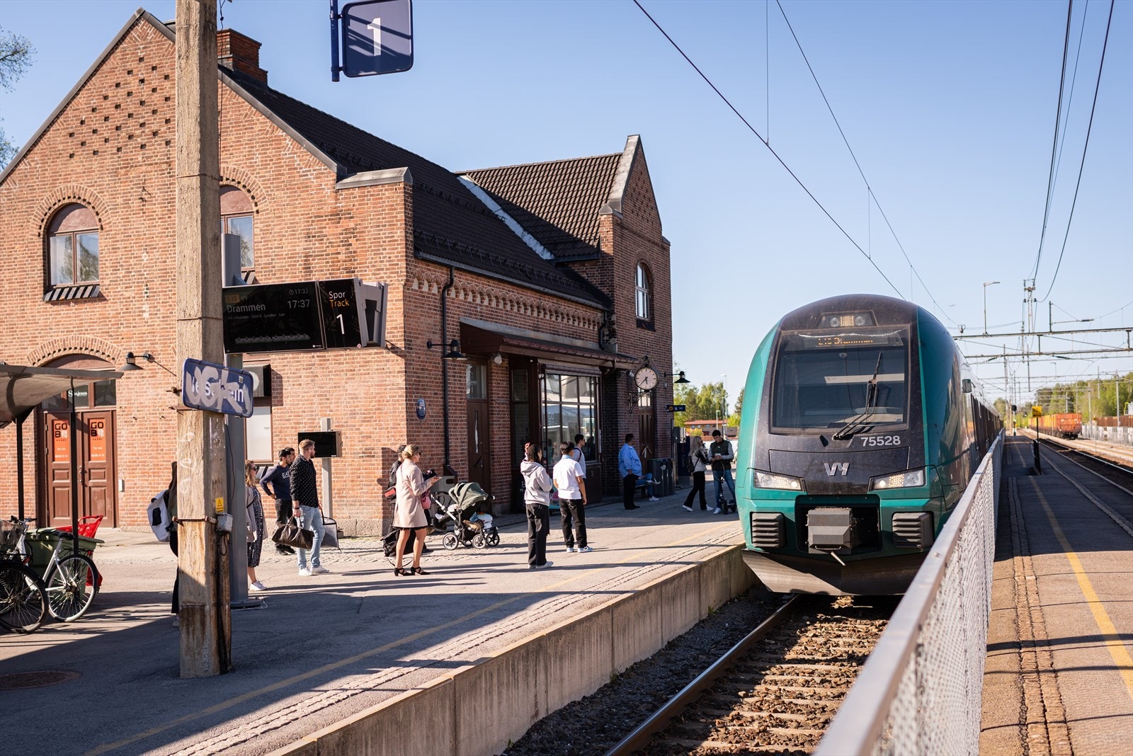Jessheim togstasjon - i tillegg finner du Nordby togstasjon like ved Gystadmarka. Galleribilde