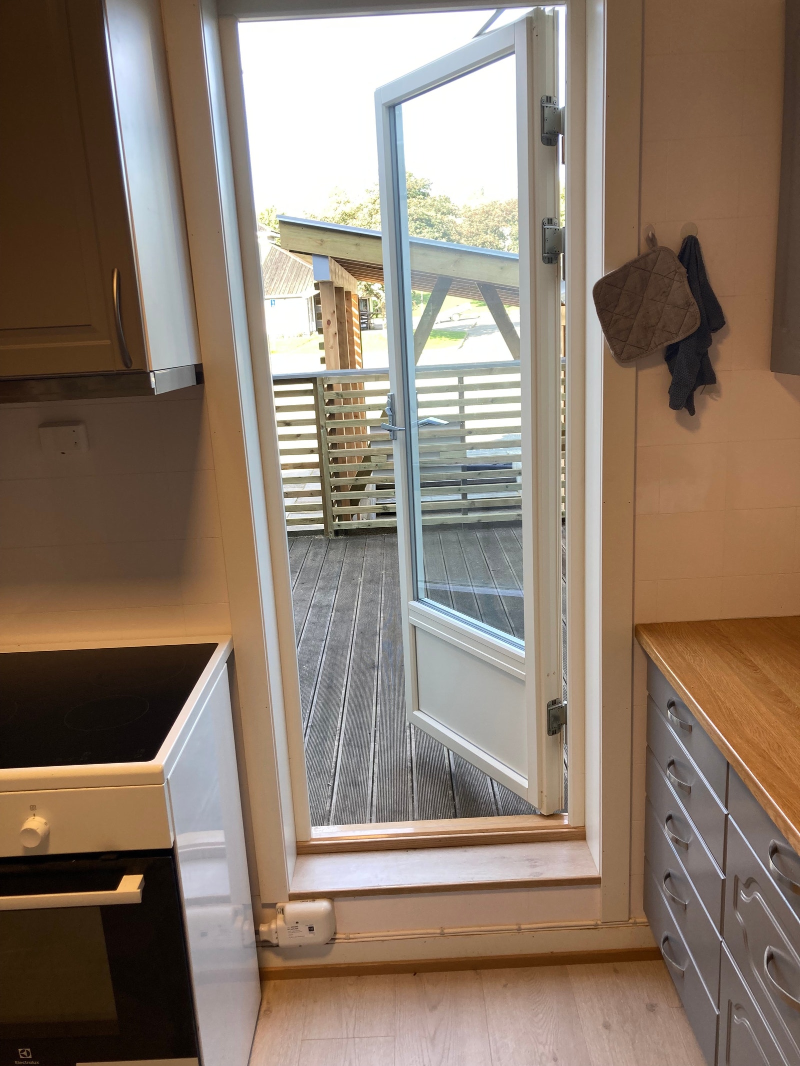 Fra kjøkken med uteområde Galleribilde