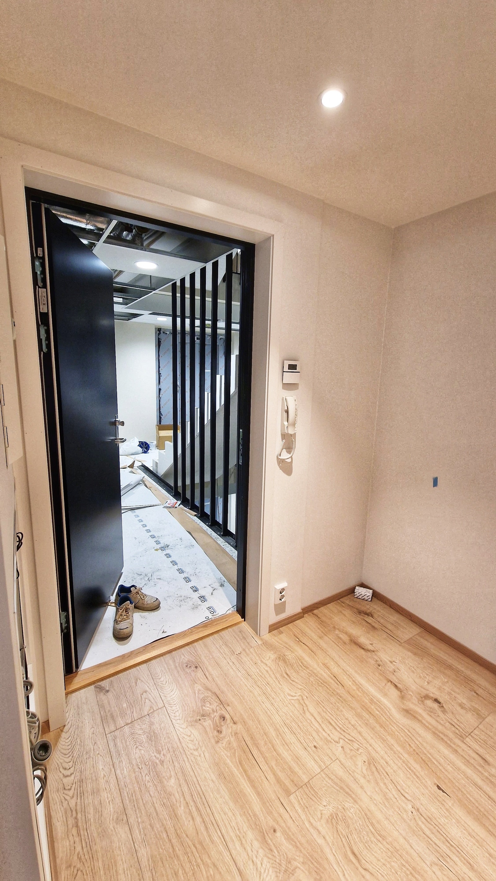 Apartment - Entrance Area Galleribilde