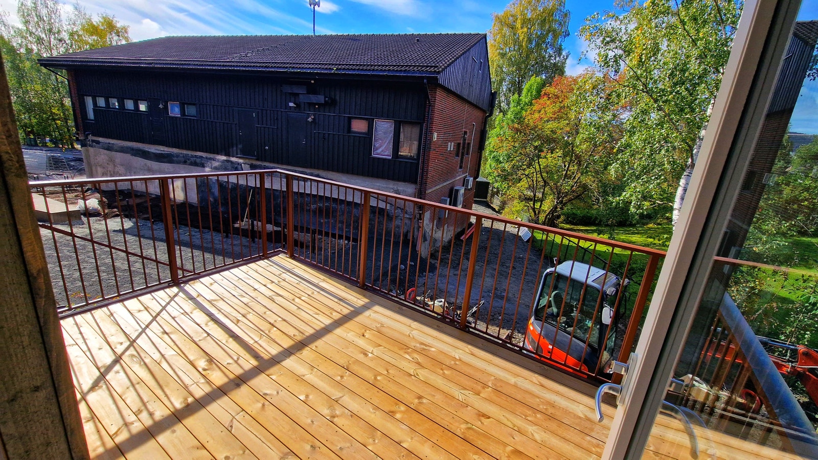 Apartment - Balcony - Facing West Galleribilde