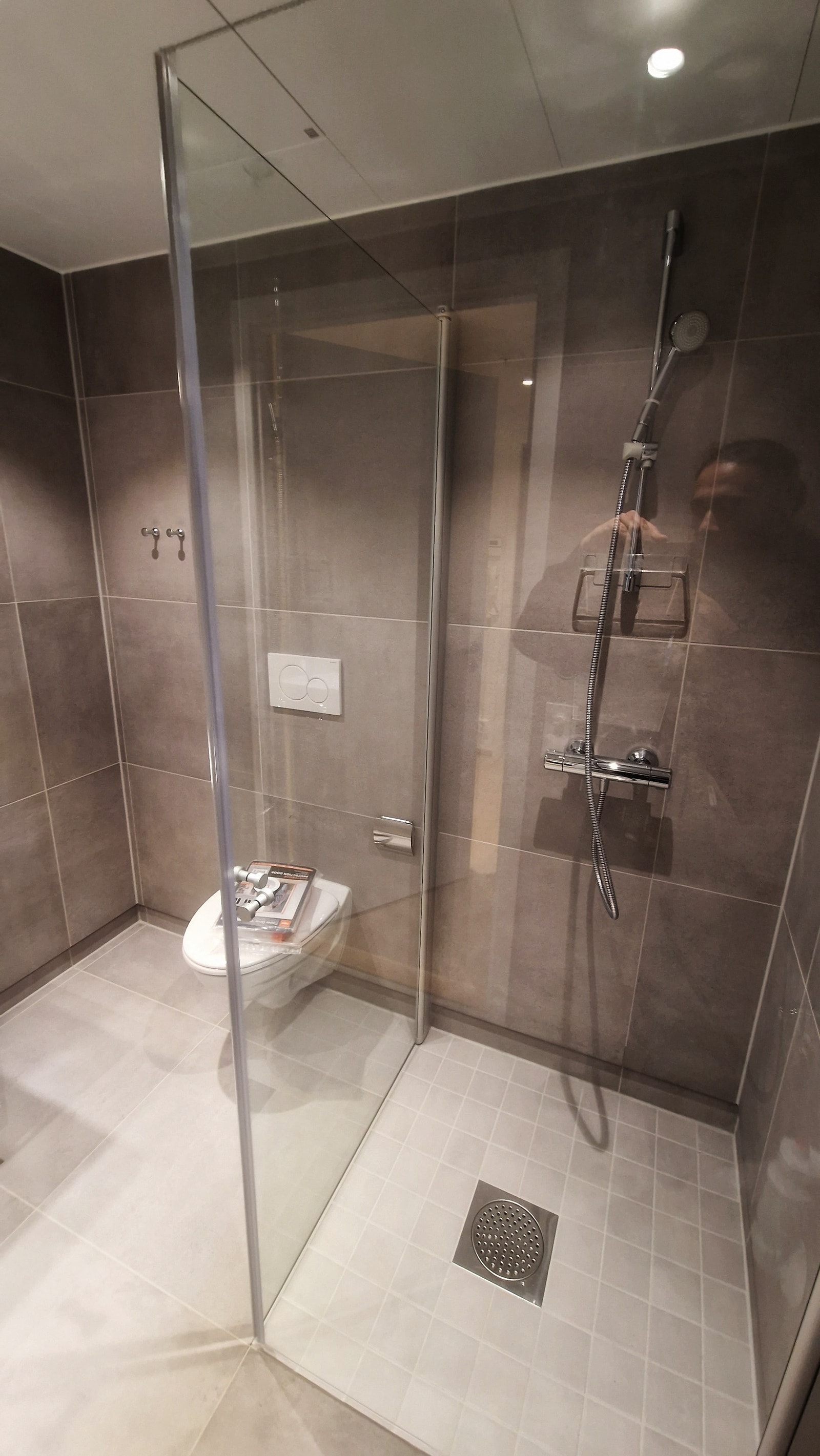 Apartment - Bathroom Galleribilde