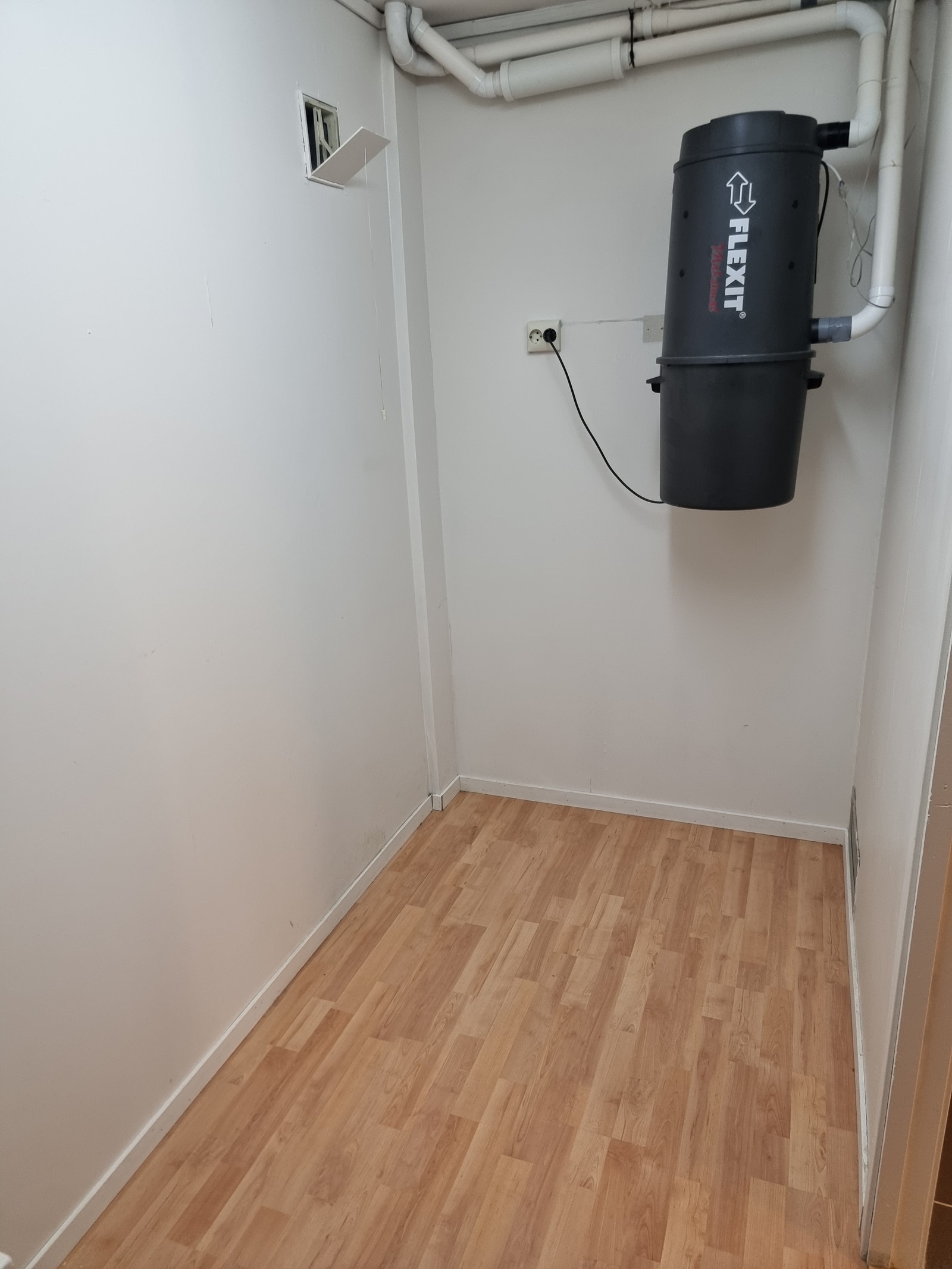 Bod med sentralstøvsuger Galleribilde