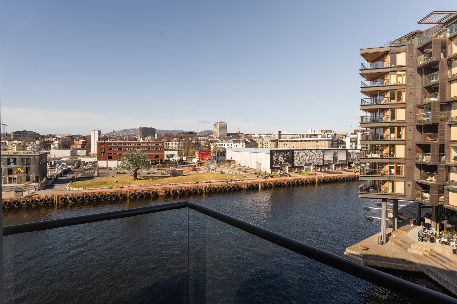 Utsikt fra balkong Galleribilde