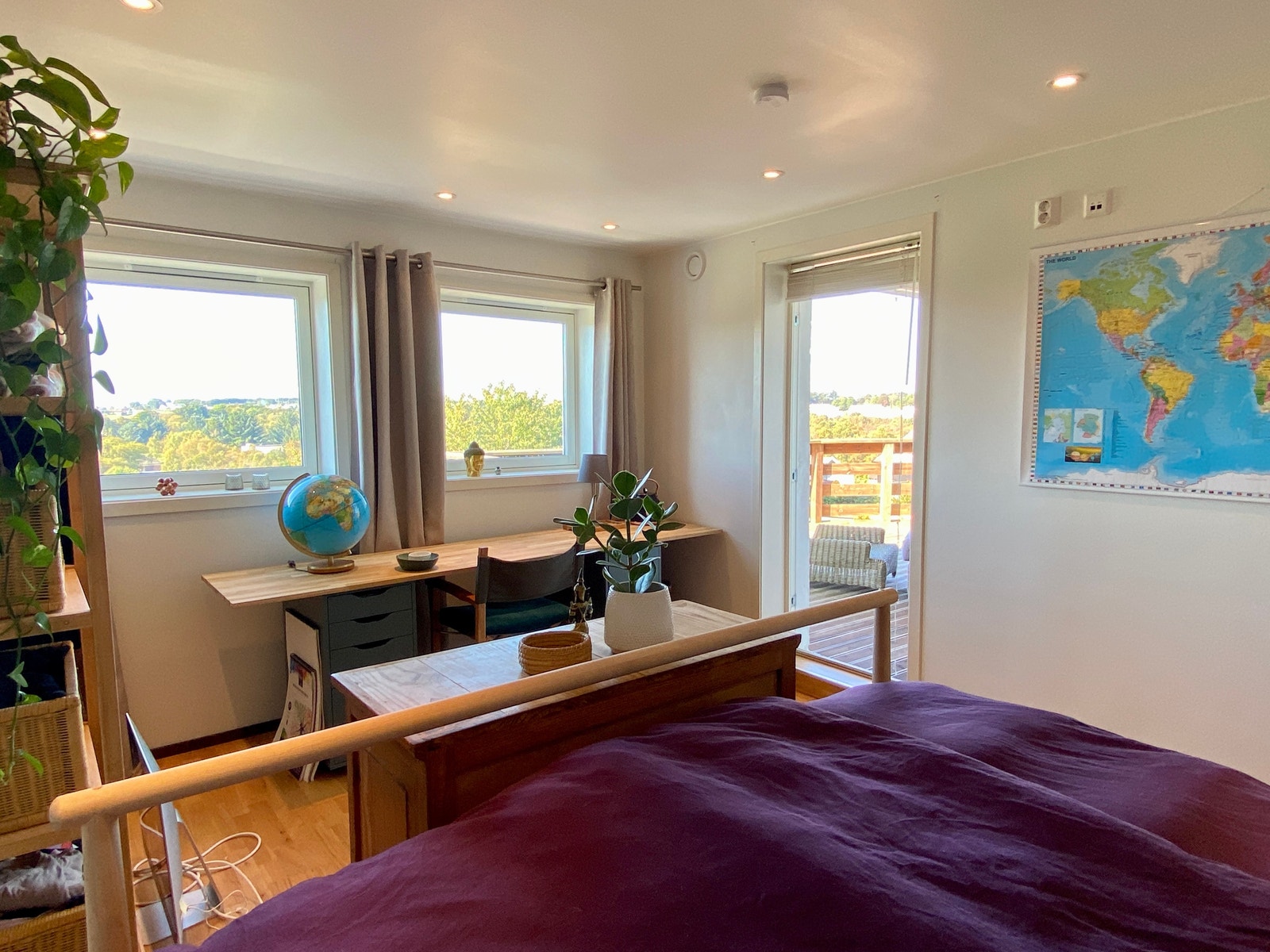 Soverom 1 med utgang til terrasse Galleribilde