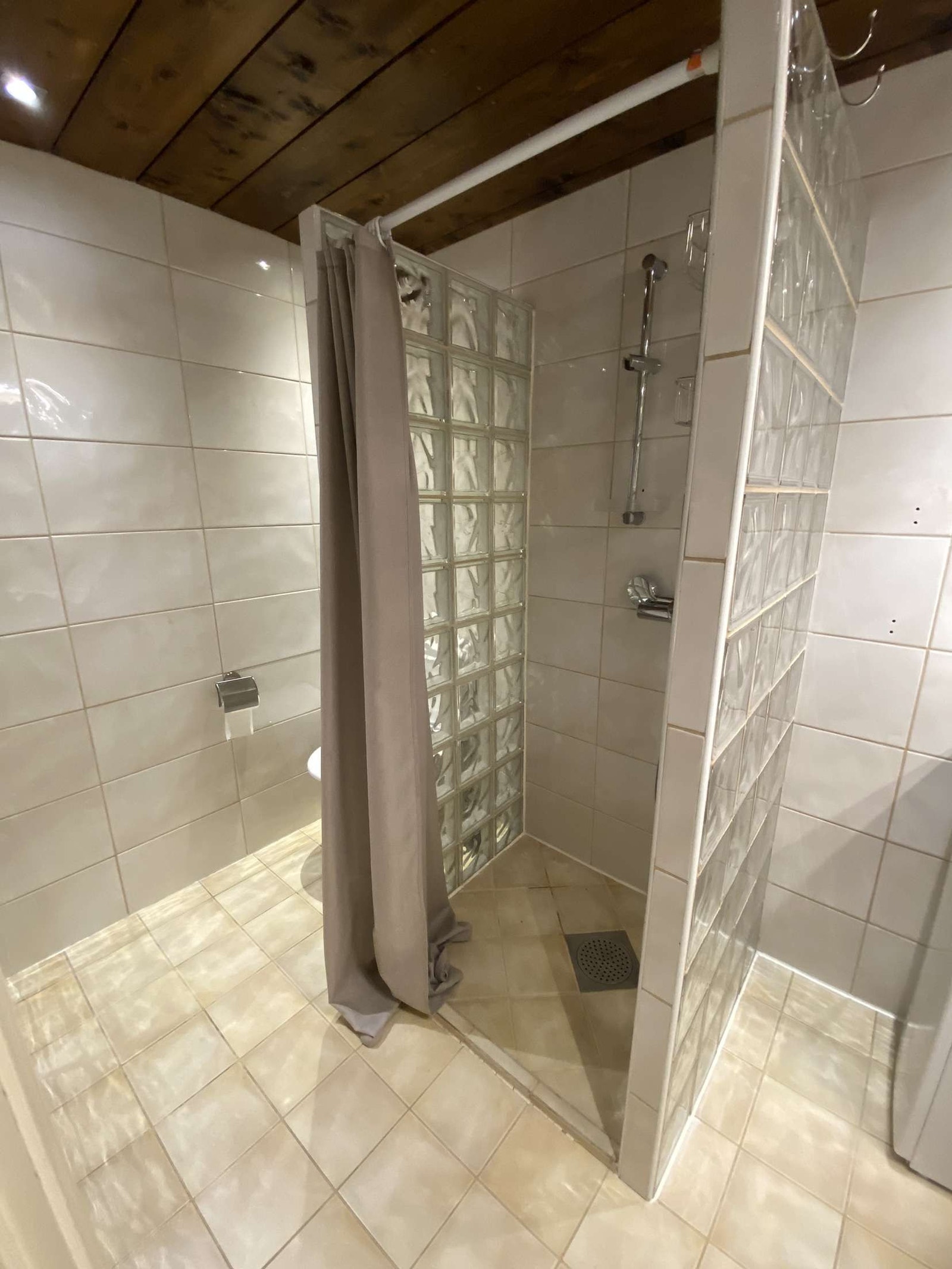 Dursj på baderom Galleribilde