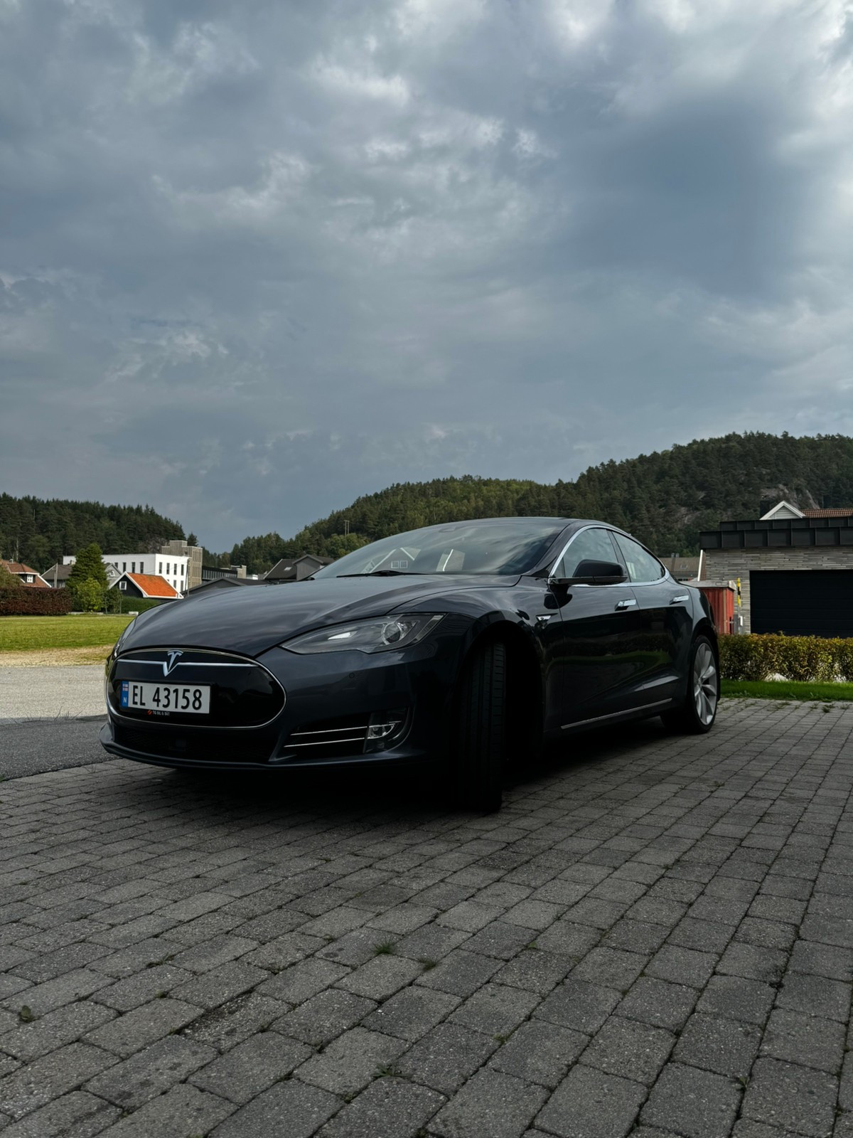 Tesla Model S P85D 700Hk, helt nye bremser, nytt ryggekamera og mer..