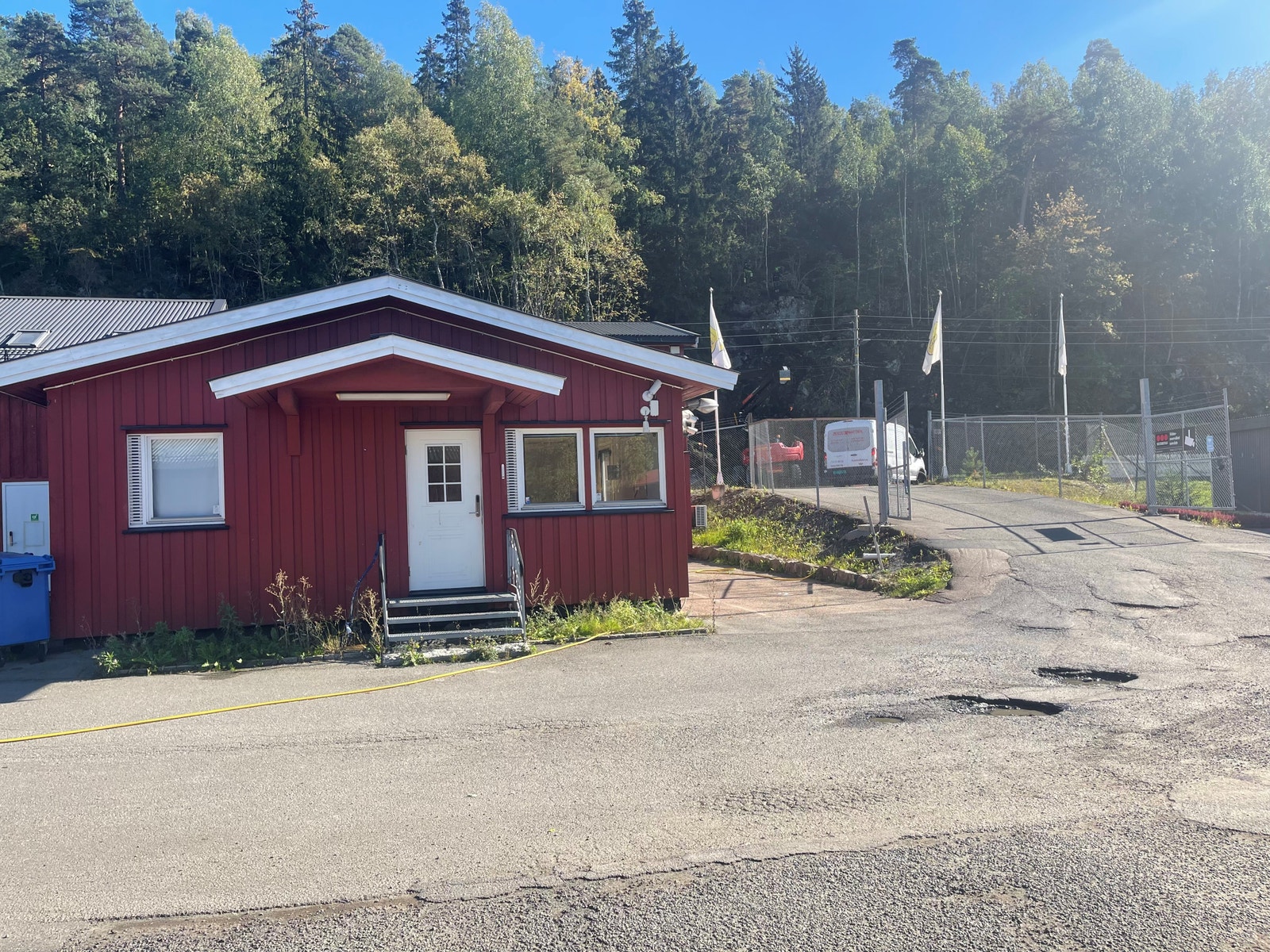 Utearealer og inn- utkjøring eiendom Galleribilde