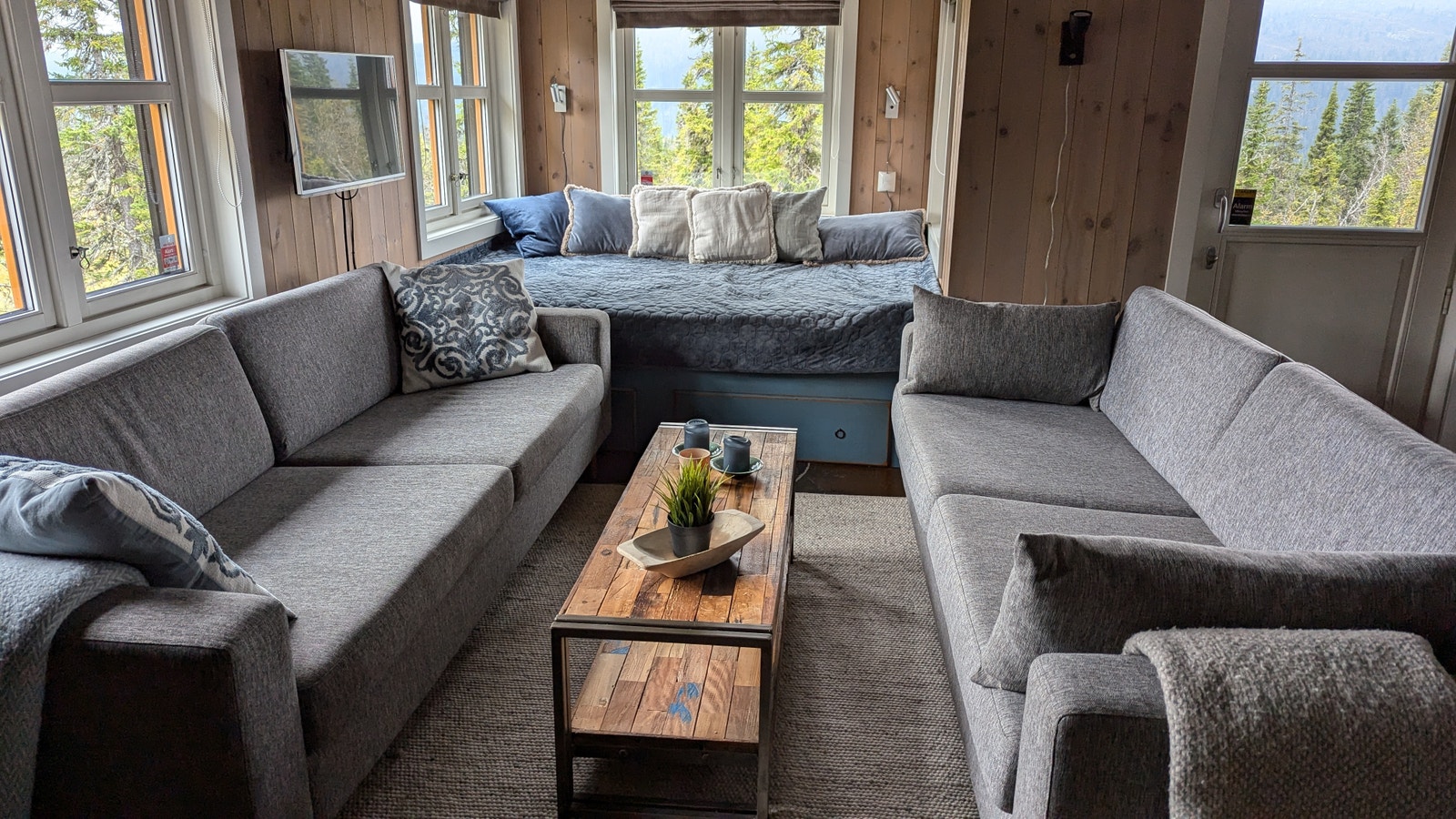 Stor Daybed med utsikt mot syd, vest og nord Galleribilde