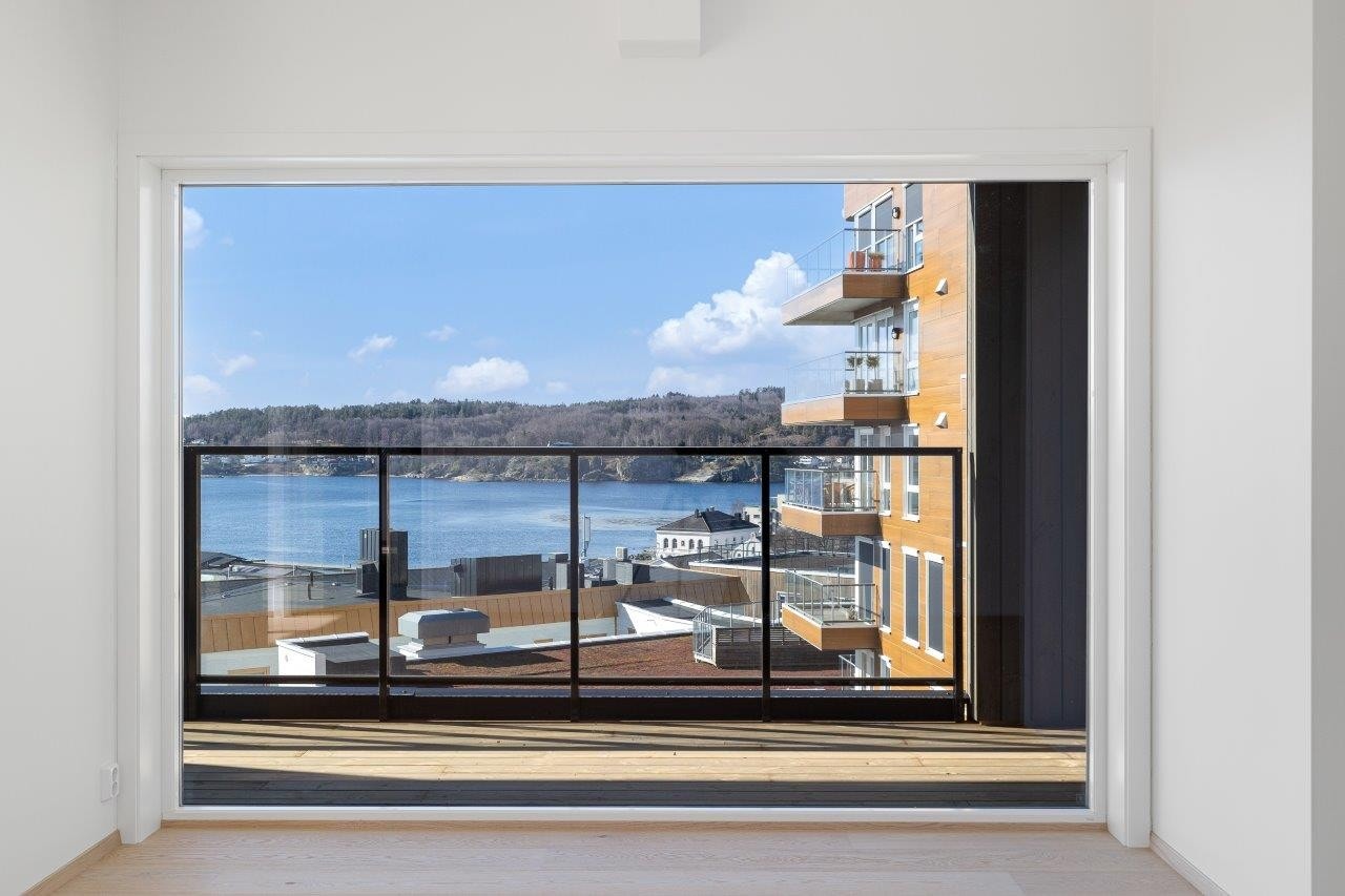 Utsikt fra flere steder i inne i leiligheten Galleribilde