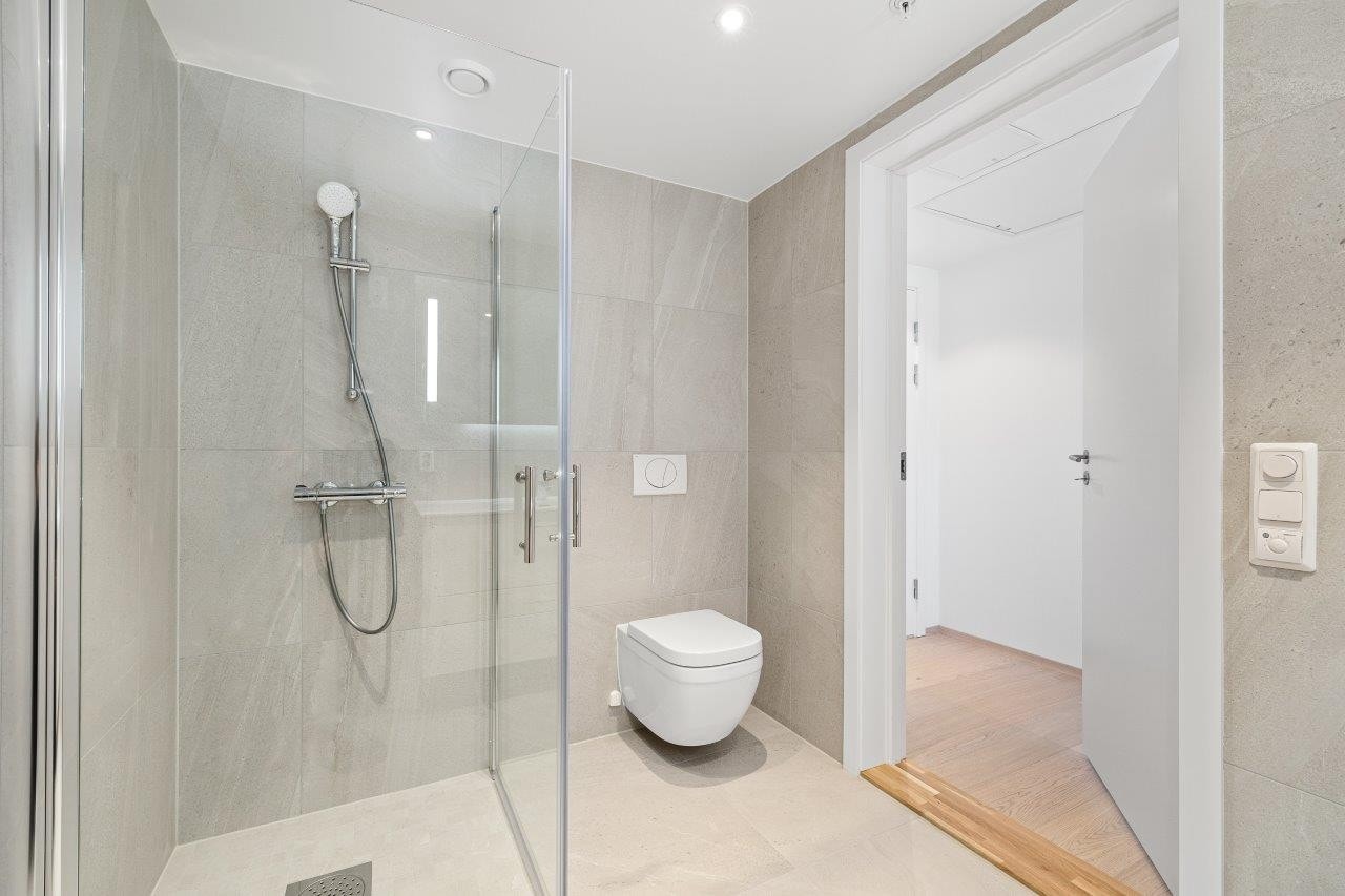 Downlights i himlinger på baderom Galleribilde