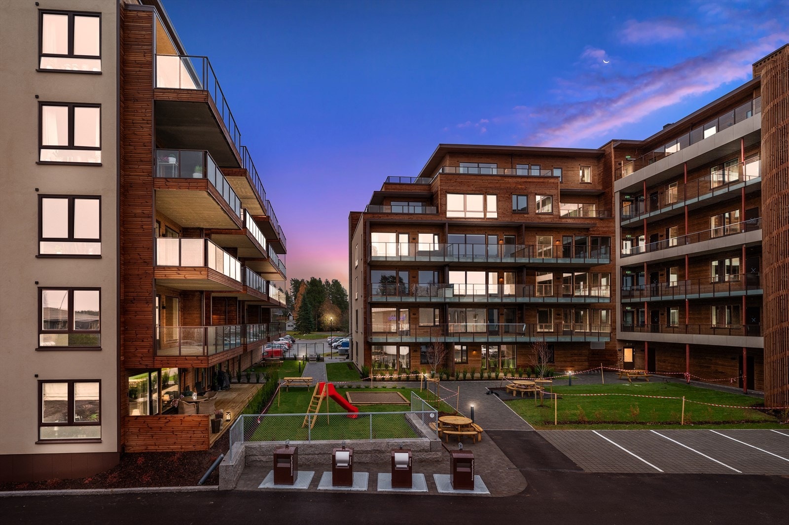 Koselig bakgård Galleribilde