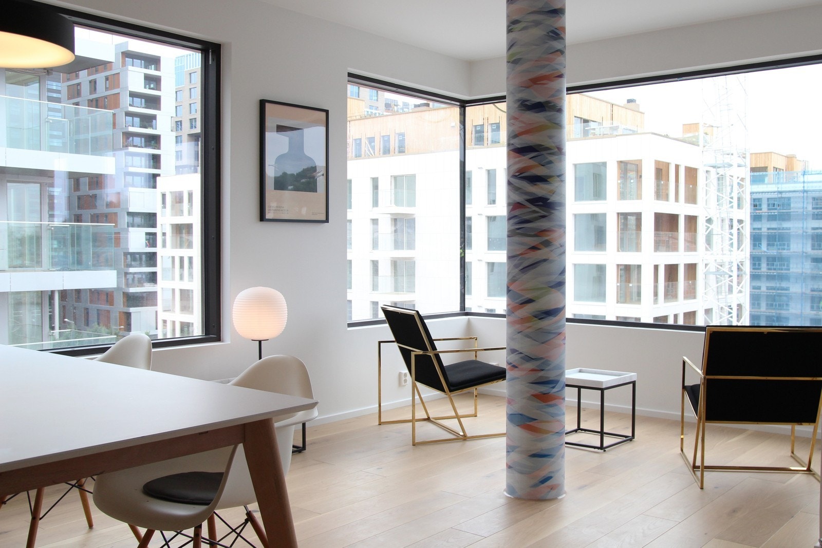 Møbler i stue og kjøkken kan flyttes på. Galleribilde