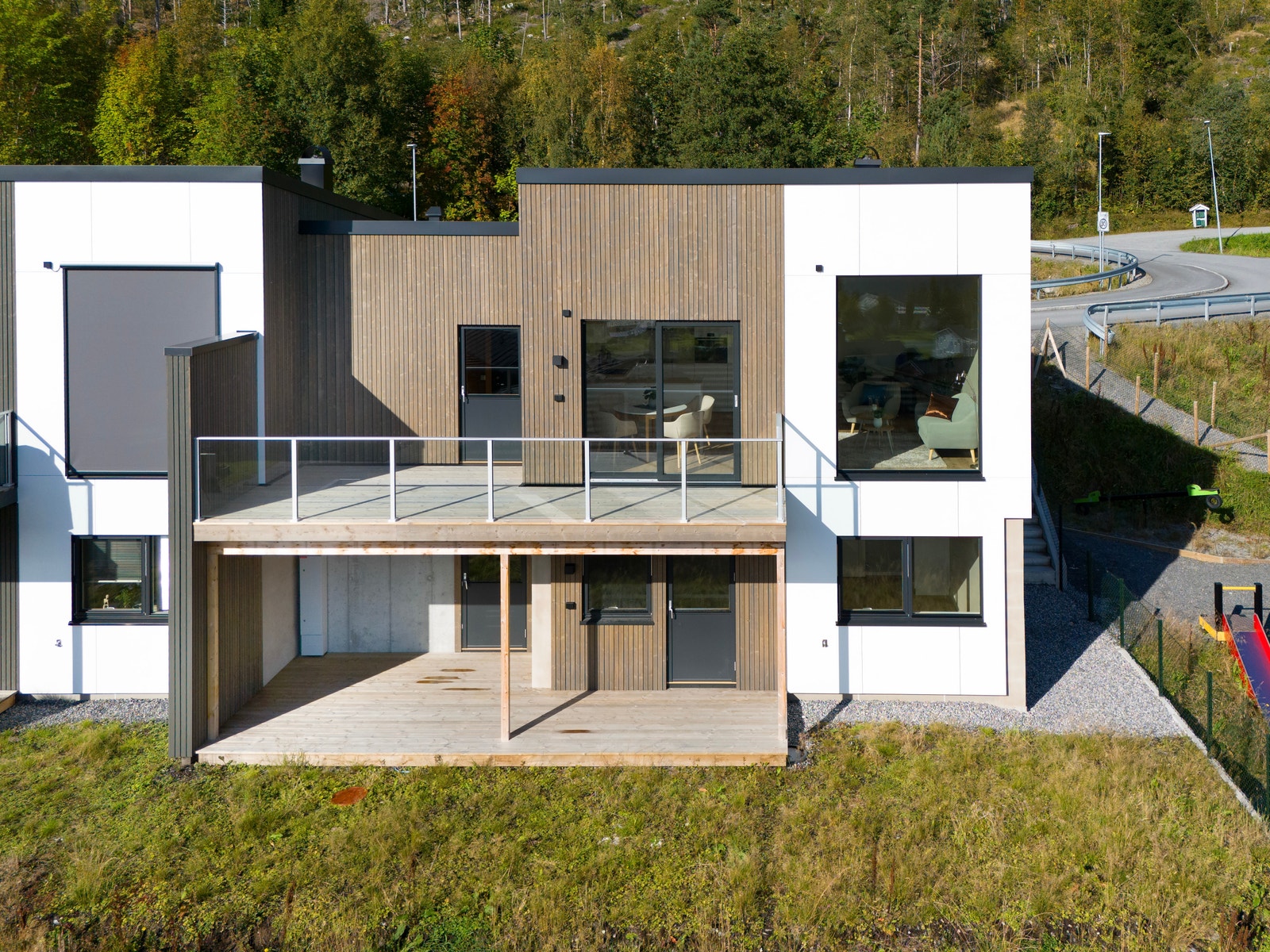 Deler av fasaden er kledd med fasadeplater. Galleribilde