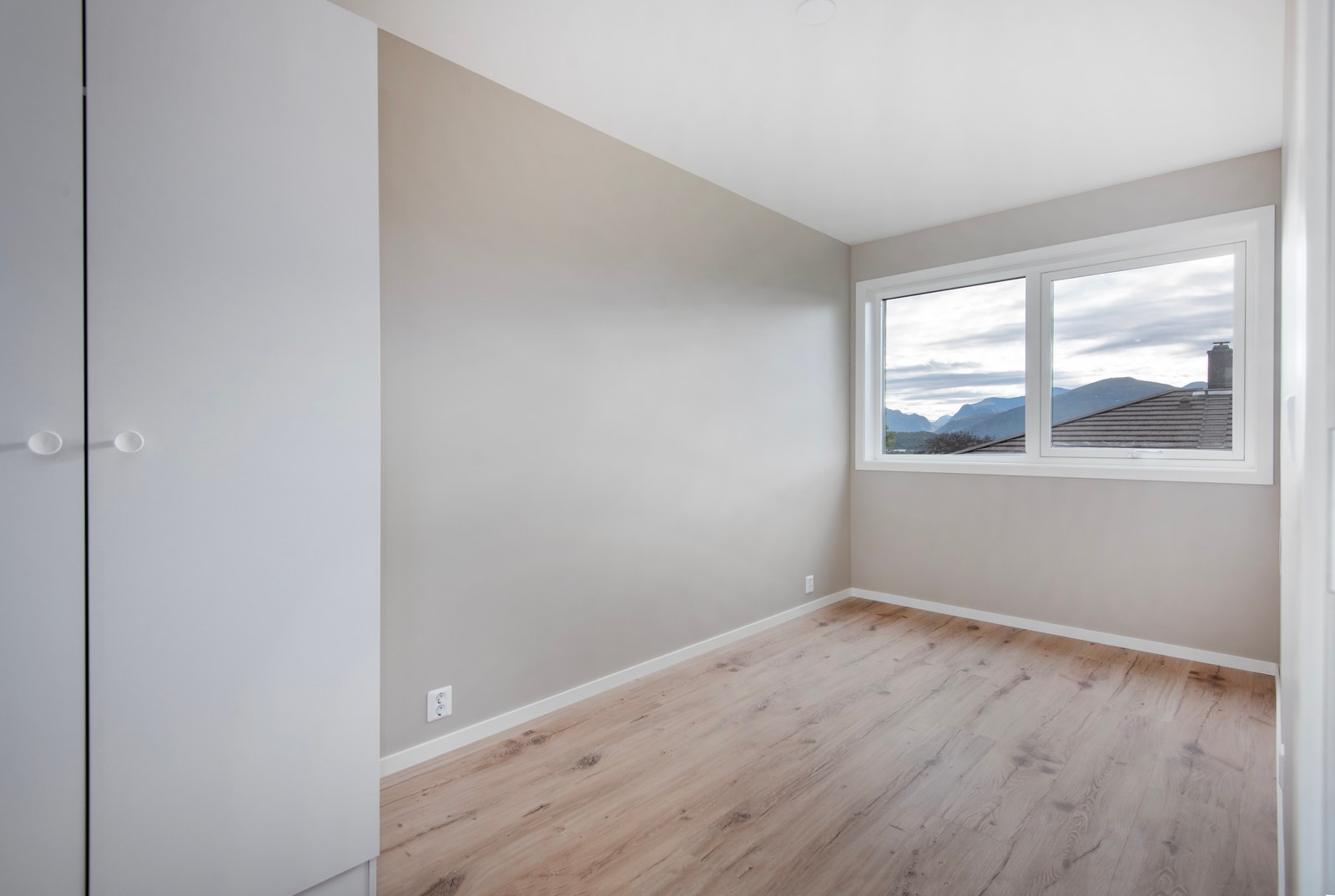 Soverom to har også bra størrelse, og har god plass til seng, garderobeskap og skrivebord. Galleribilde