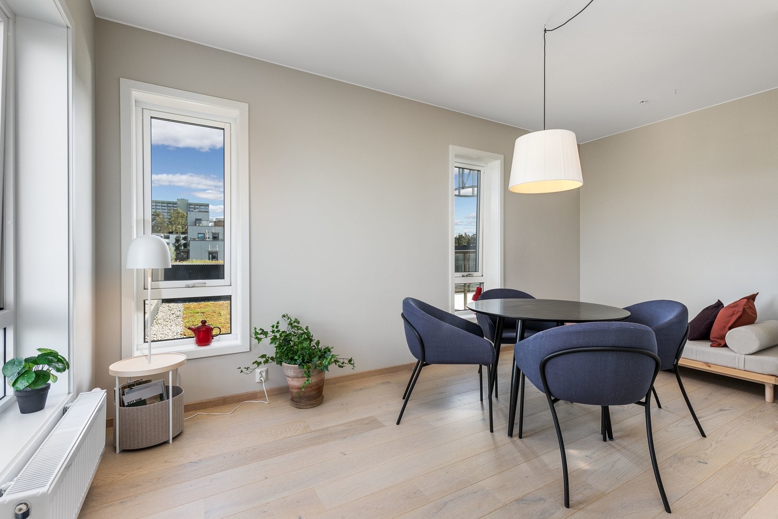 Soverom mopt øst, god plass og mulighet for romslig garderobe Galleribilde