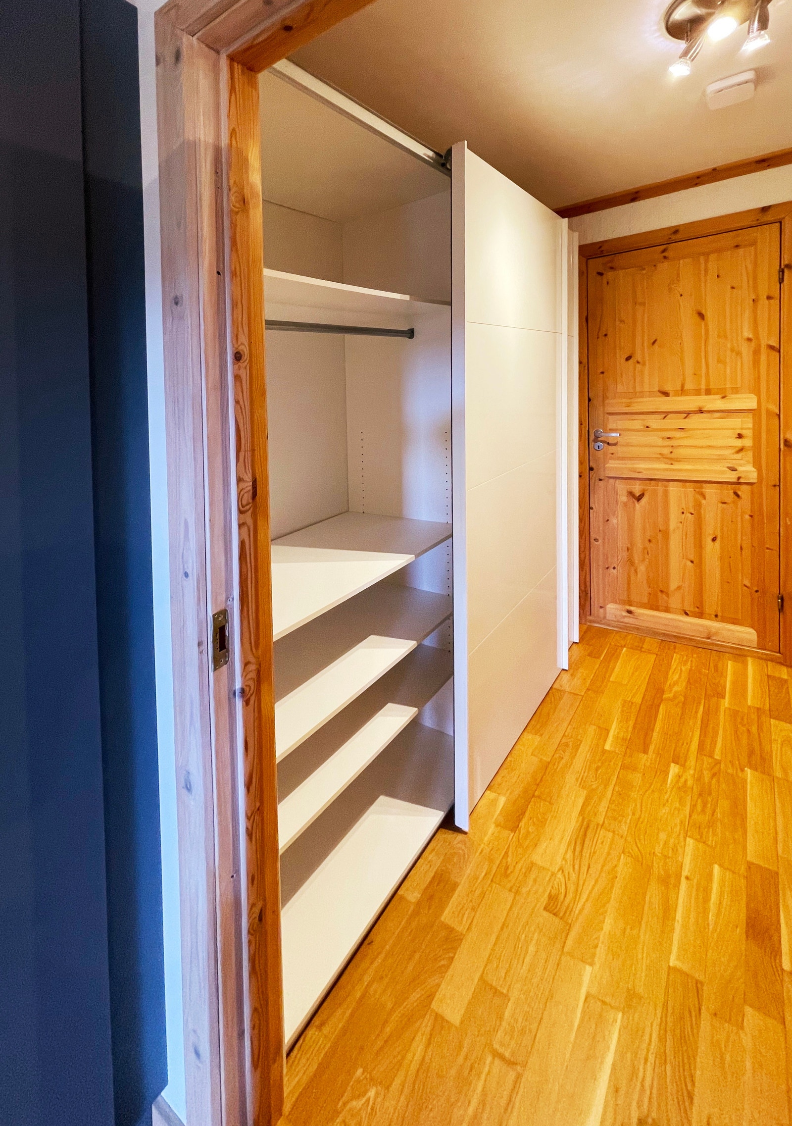 Skyvedørsgarderobe 1 Galleribilde