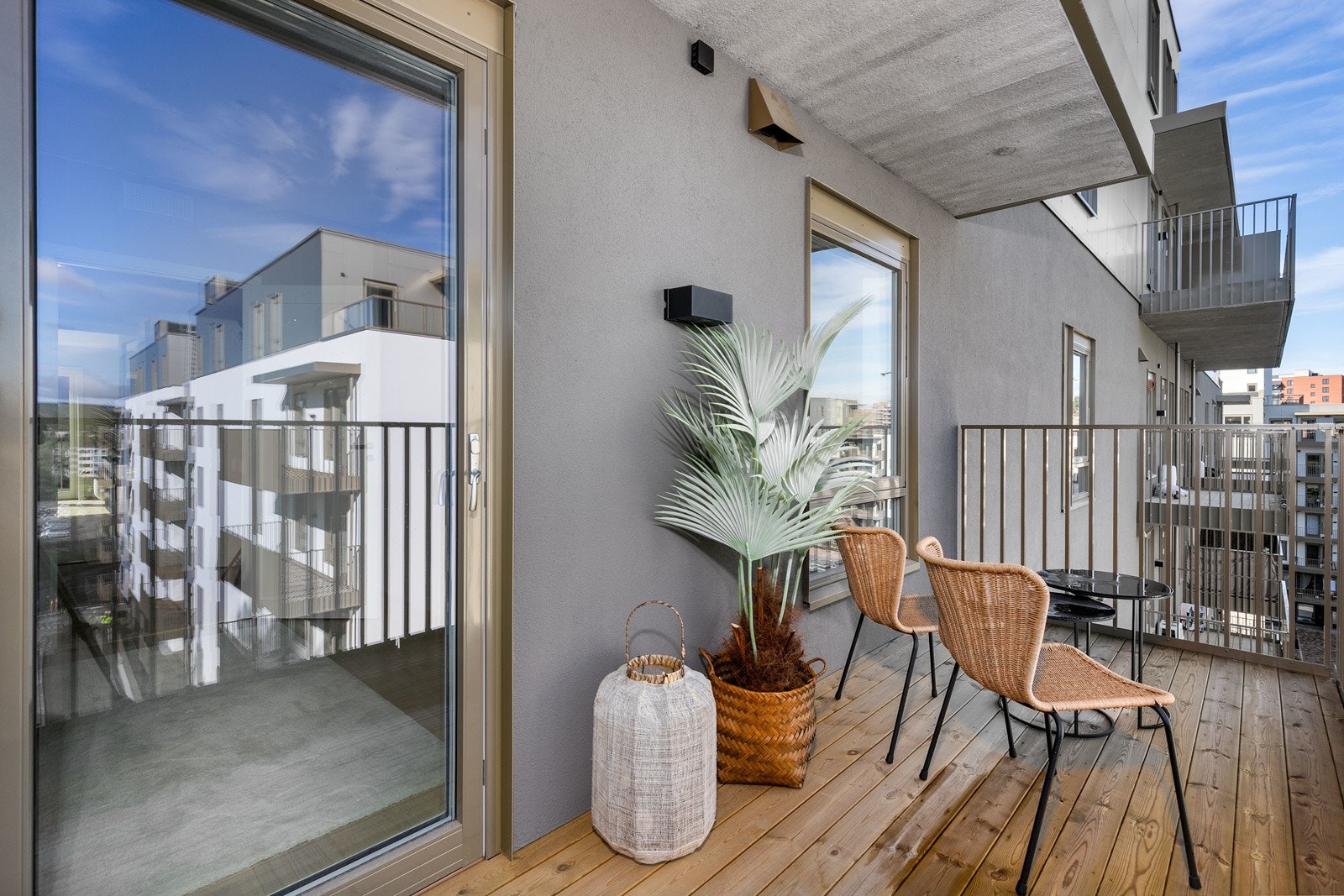 Nordvendt balkong fra hovedsoverom. Galleribilde