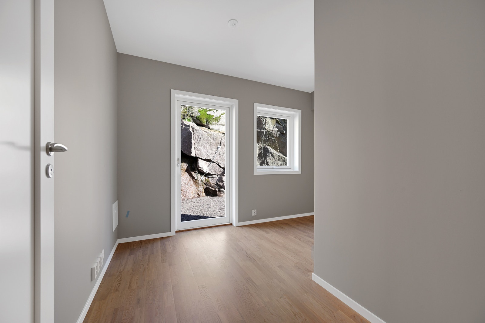 3 soverom der det ene har utgang til uteområde på baksiden. Galleribilde