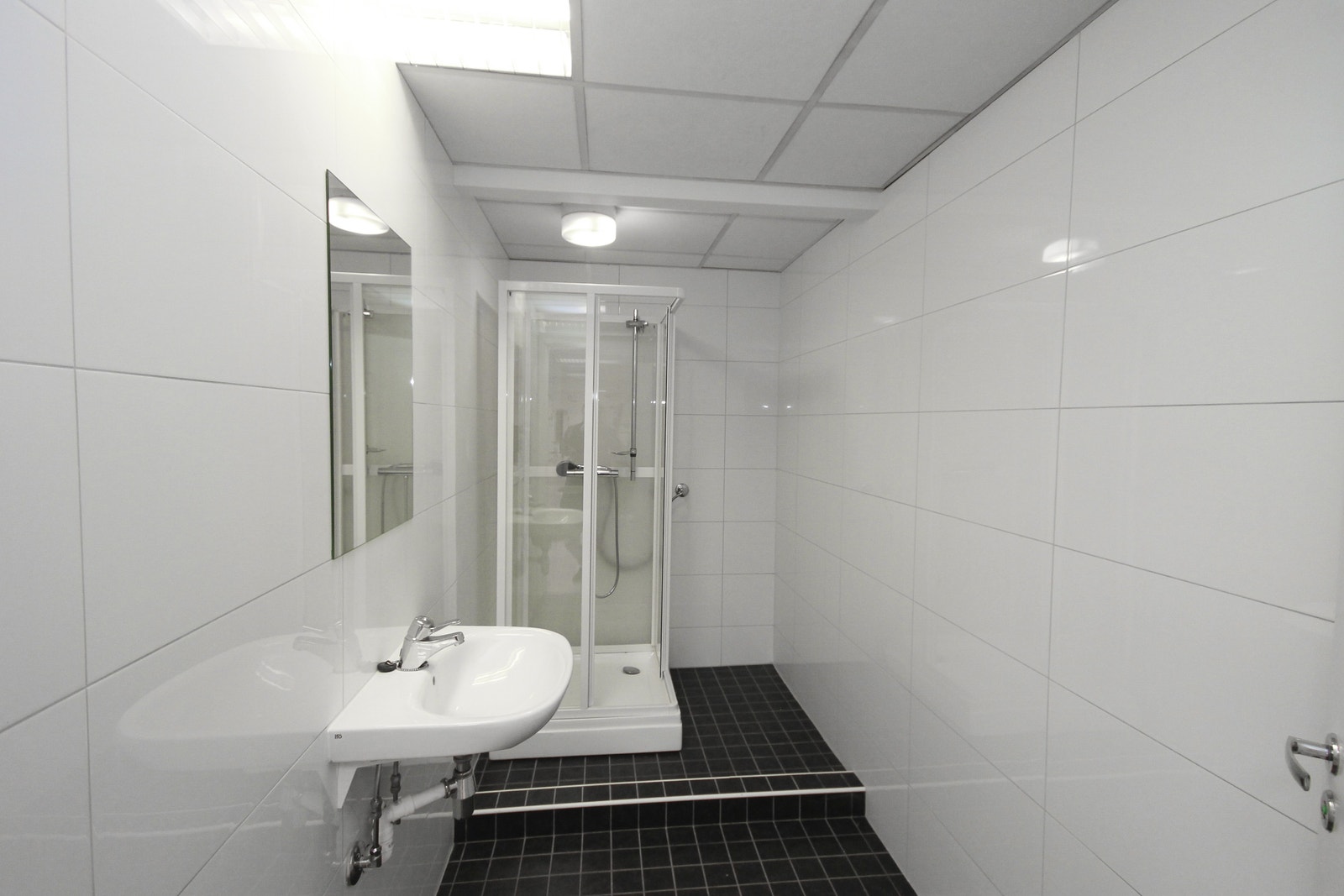 3 garderober med dusj Galleribilde