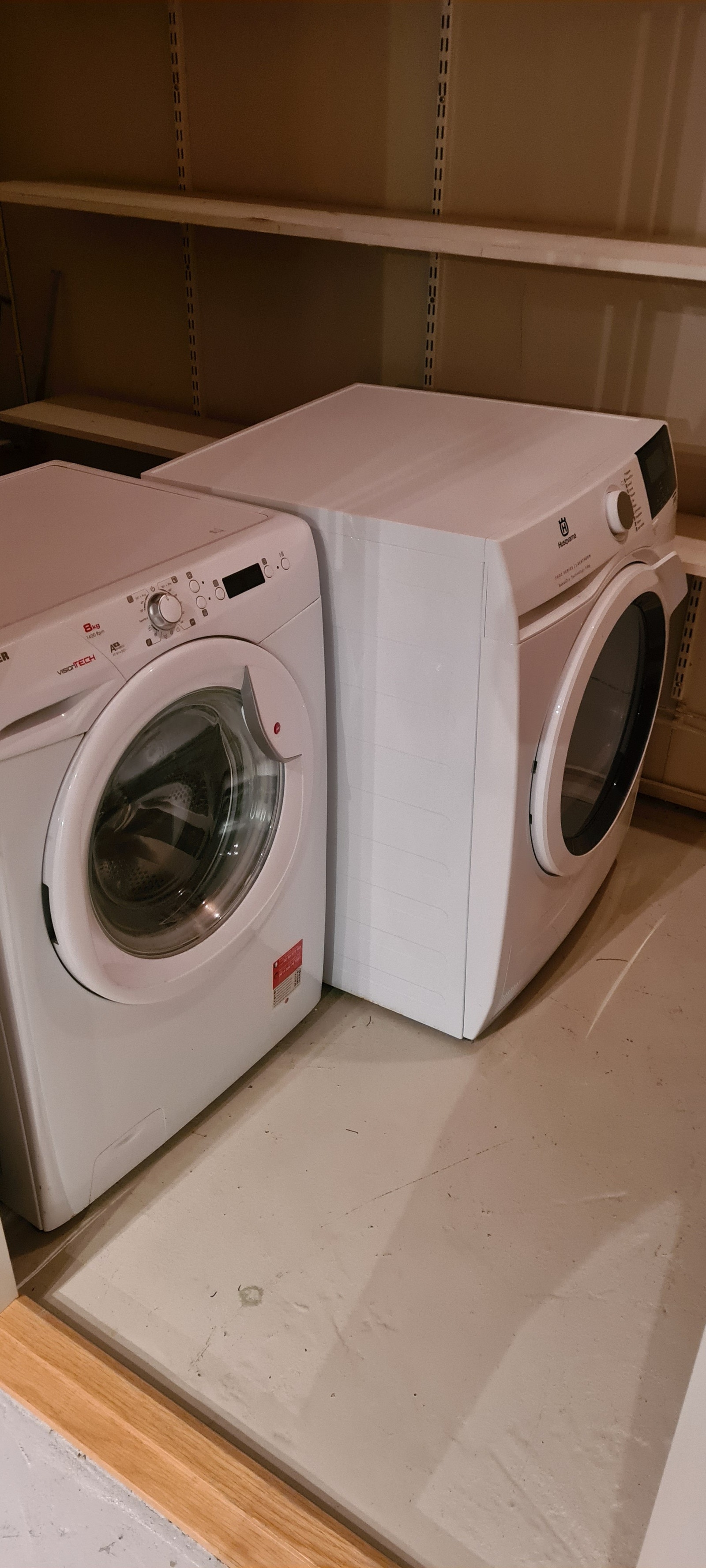 Vaskerom Galleribilde