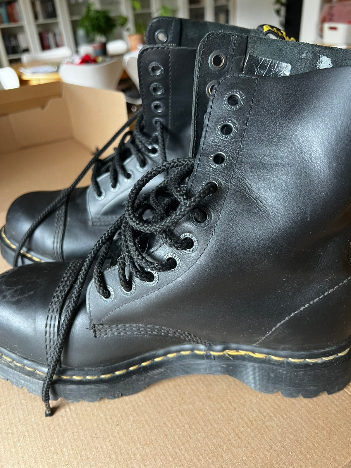 Dr martens 10966 hotsell