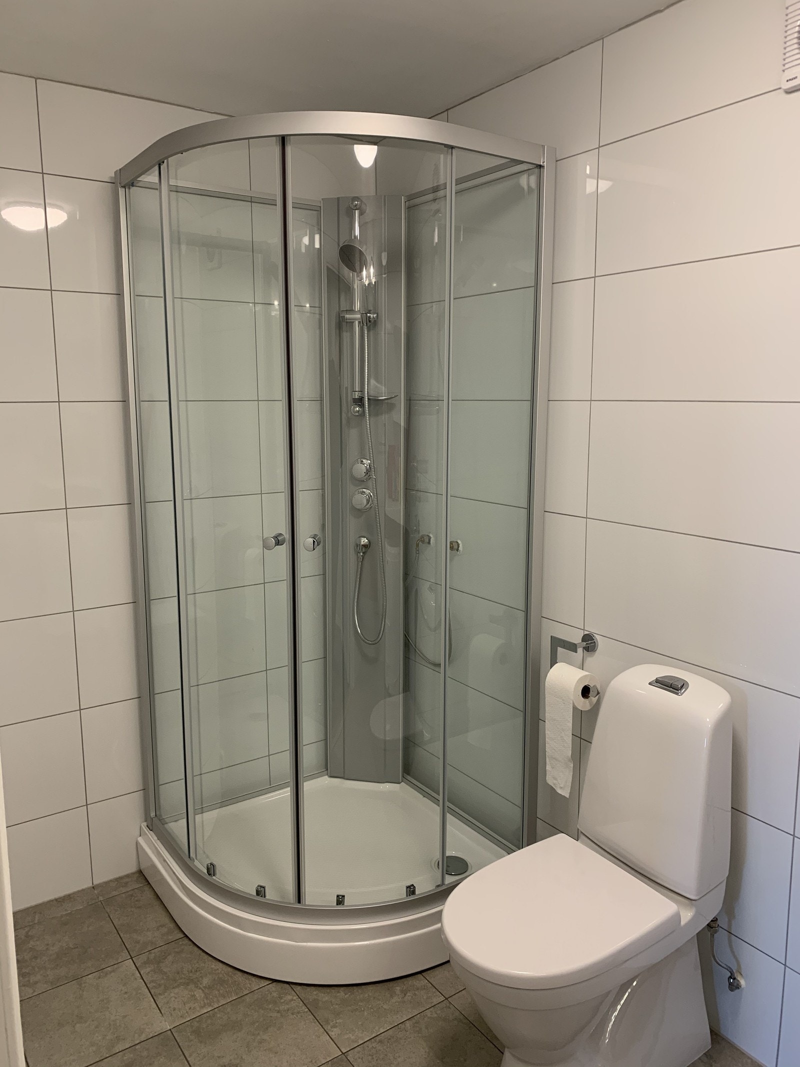 Det følger også med vaskemaskin, mangler bare på bildet Galleribilde