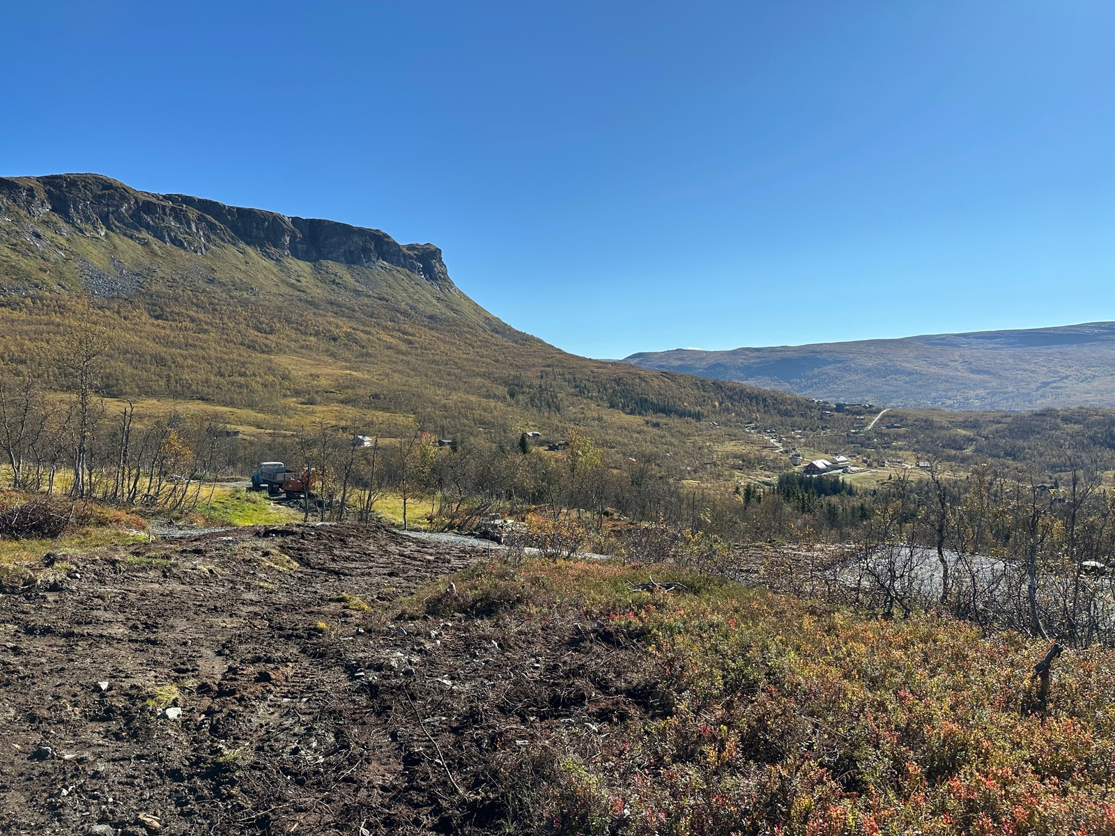 Utsikt fra tomt 127, østover mot Grytehorgi og Liset.
September 2024. Galleribilde