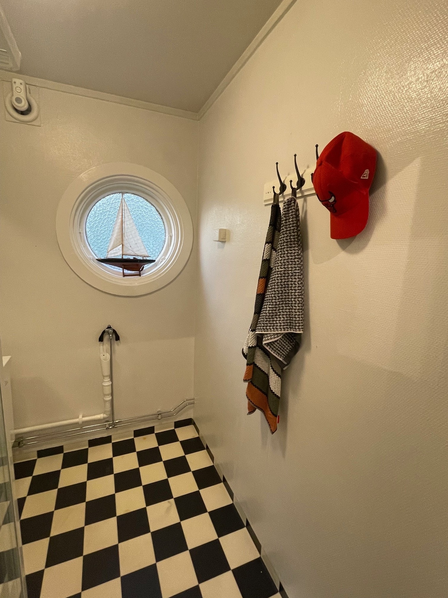 Bad med dusjkabinett Galleribilde