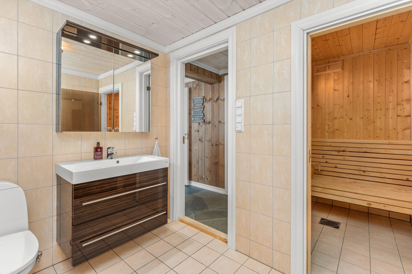 Bad med fliser Galleribilde