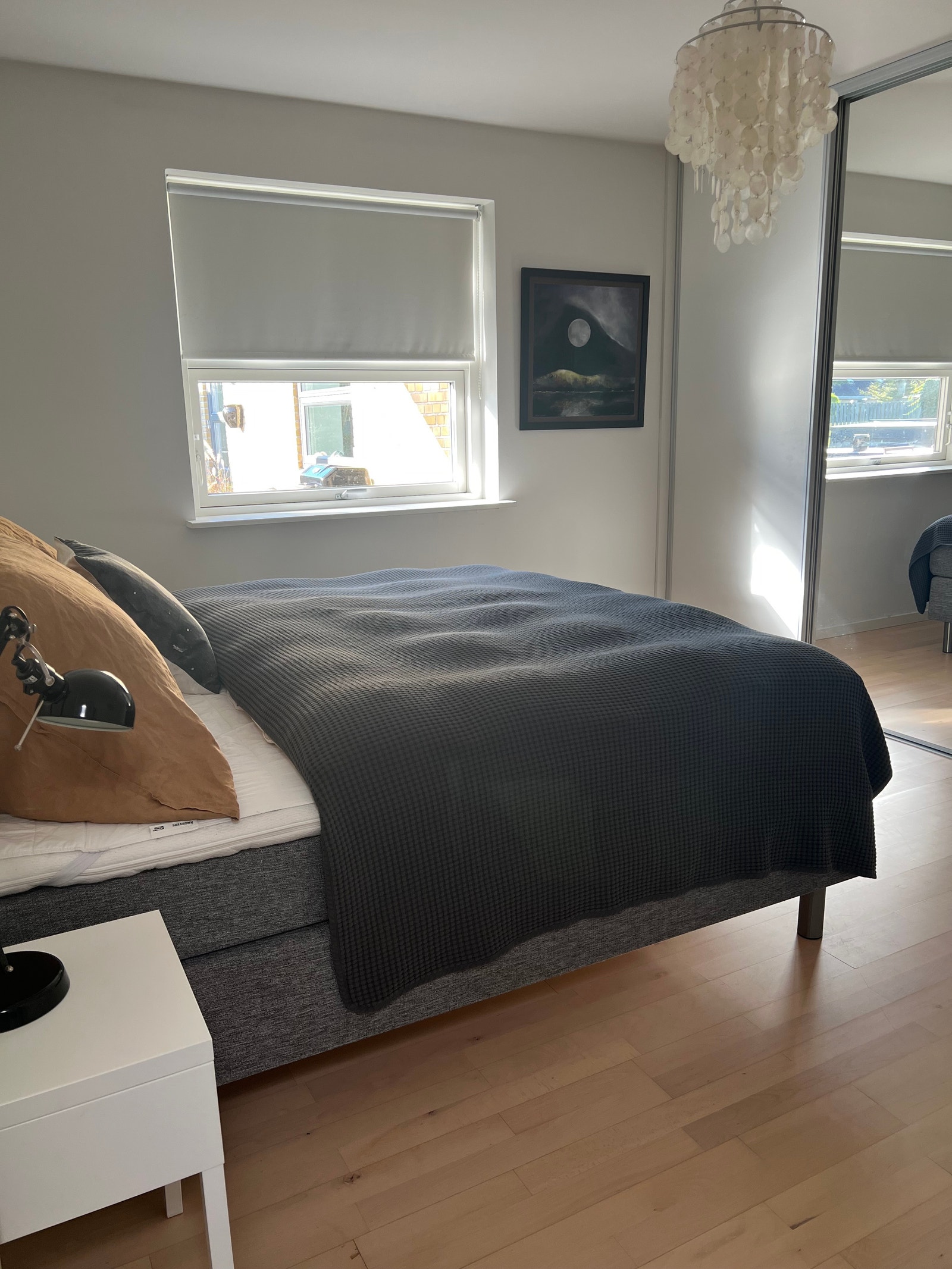 Soverom 2 med garderobeskap Galleribilde