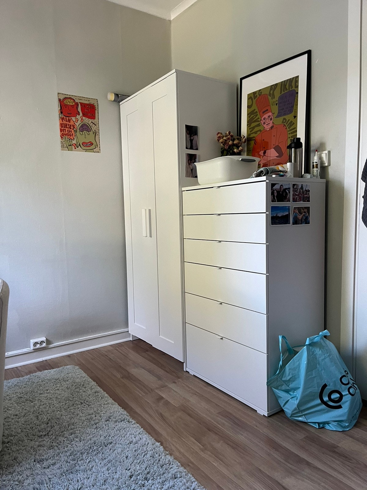 komoden og klesskapet som følger med Galleribilde