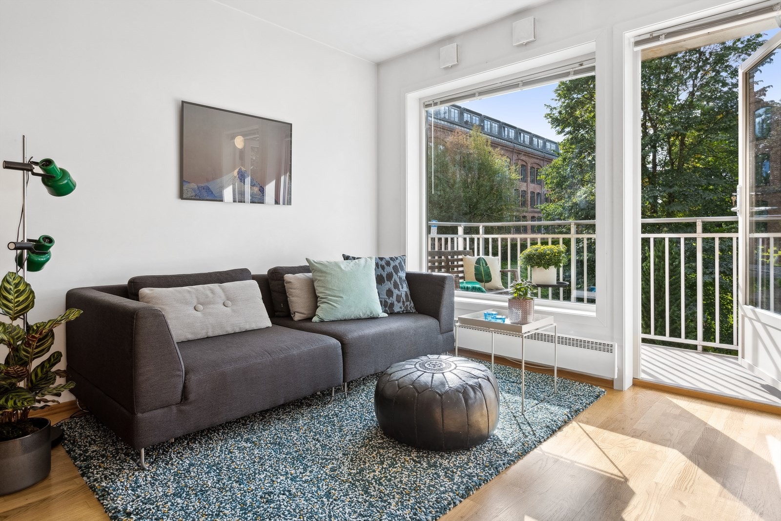 Her har du store vindusflater som gir mye lys og en luftig atmosfære. Galleribilde