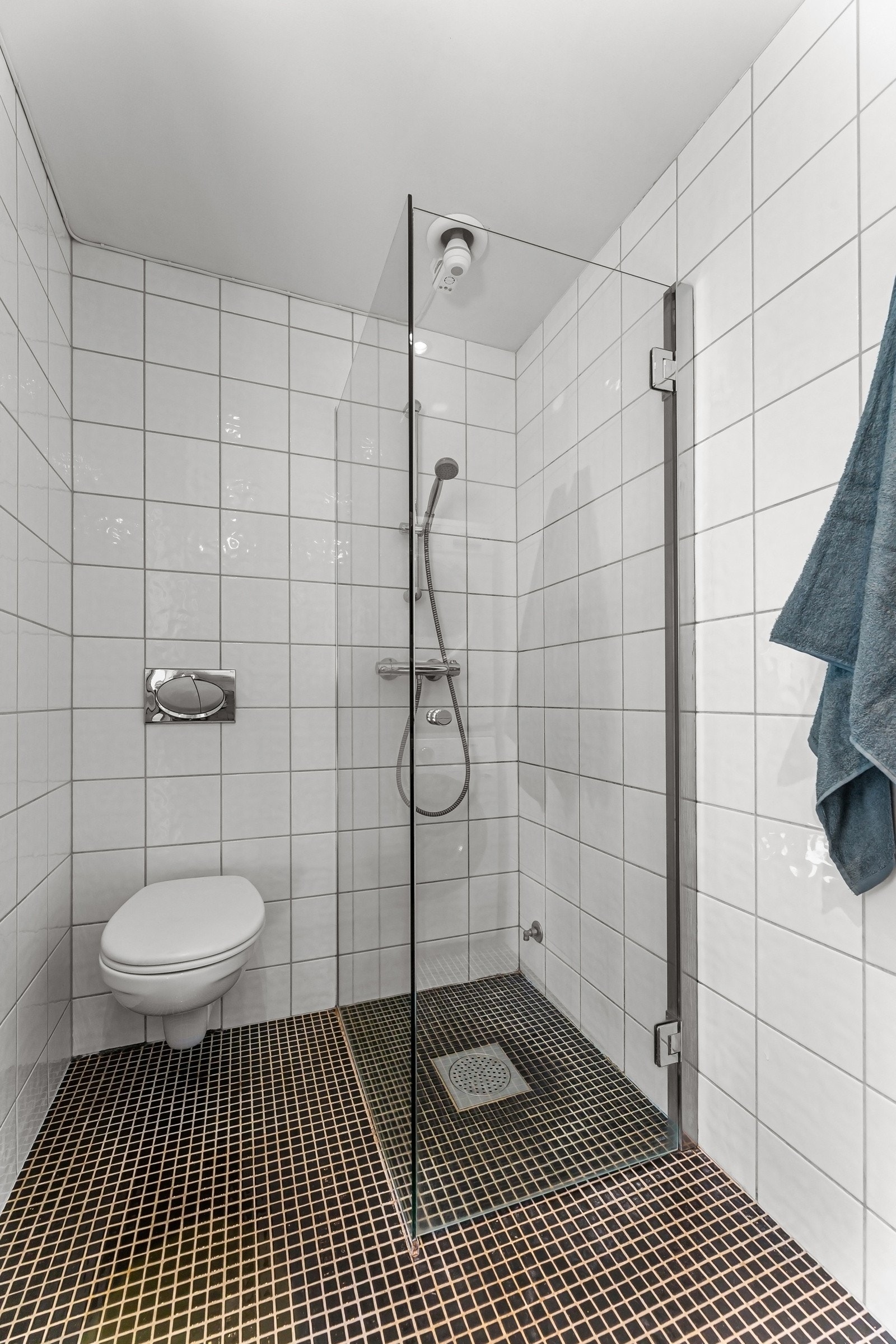 Flislagt baderom med gulvvarme Galleribilde