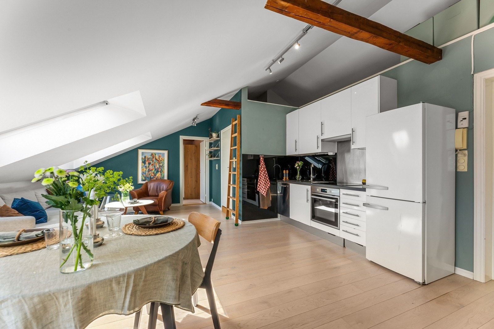 Takhøyden er målt til ca. 3,56 meter Galleribilde