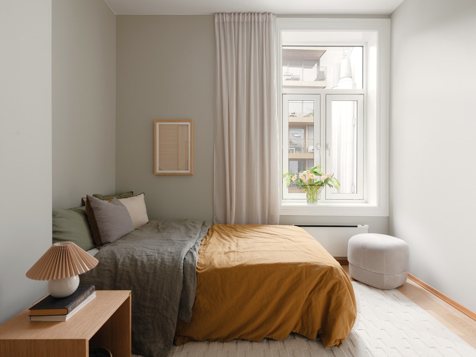 Hovedsoverommet er holdt i lyse, behagelige toner. Galleribilde