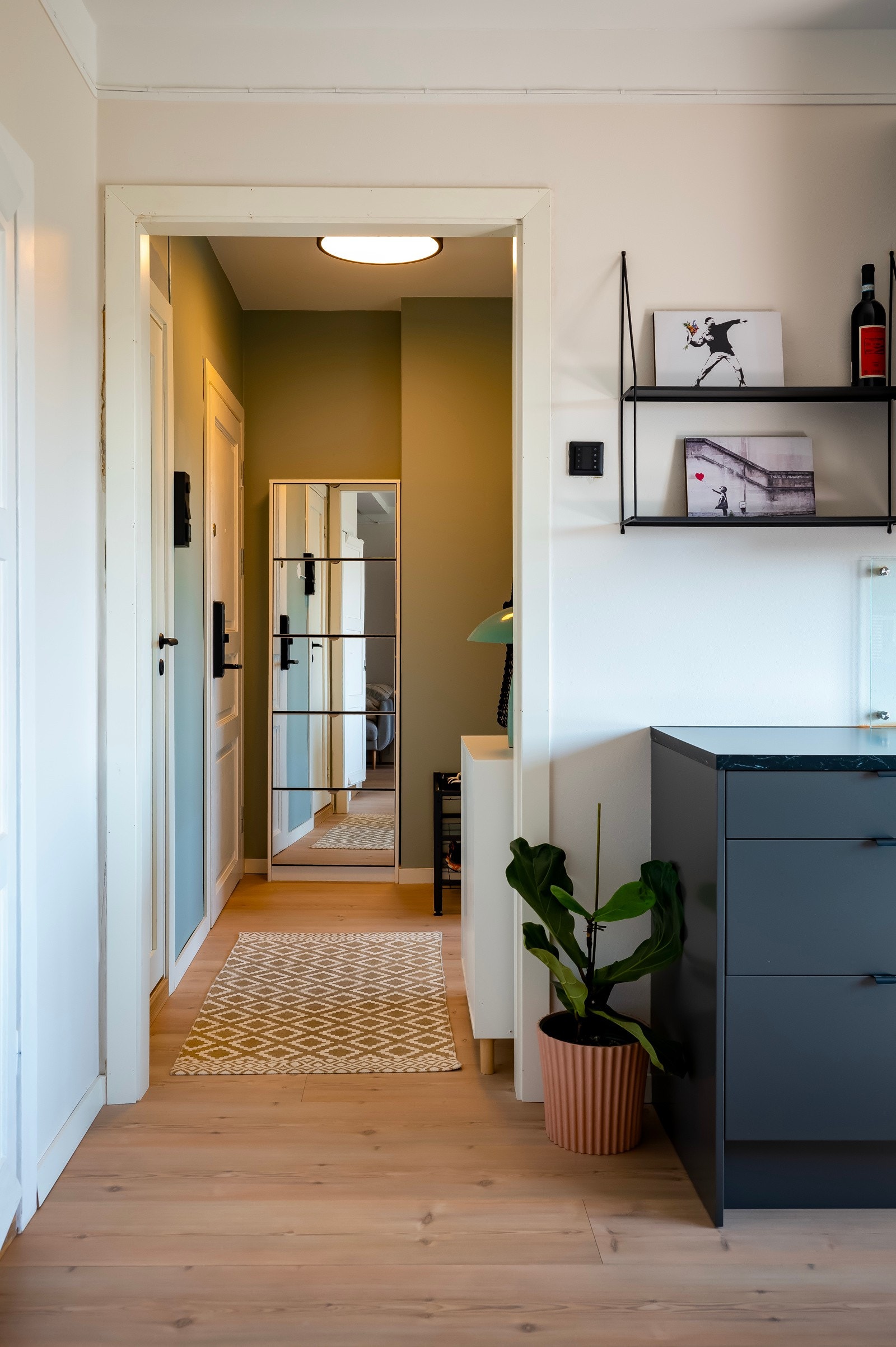 Mulighet for parkering i borettslaget. Galleribilde