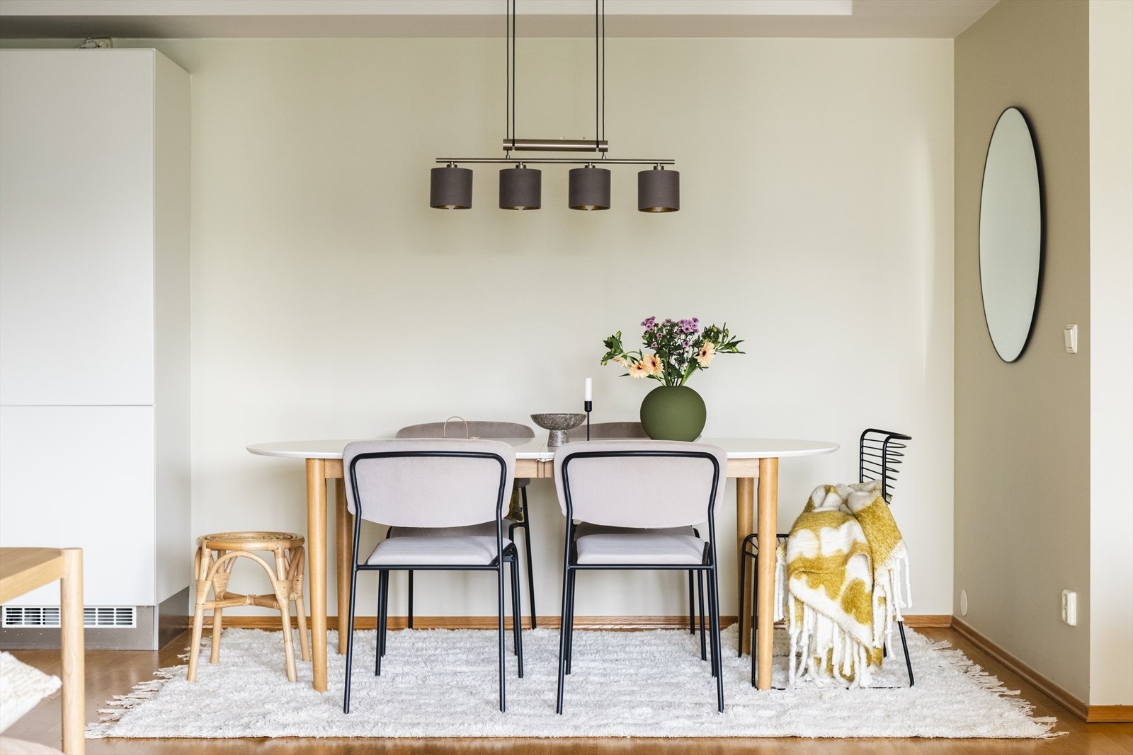 Hit kan du fint invitere over både venner og familie på middag og sosiale lag Galleribilde