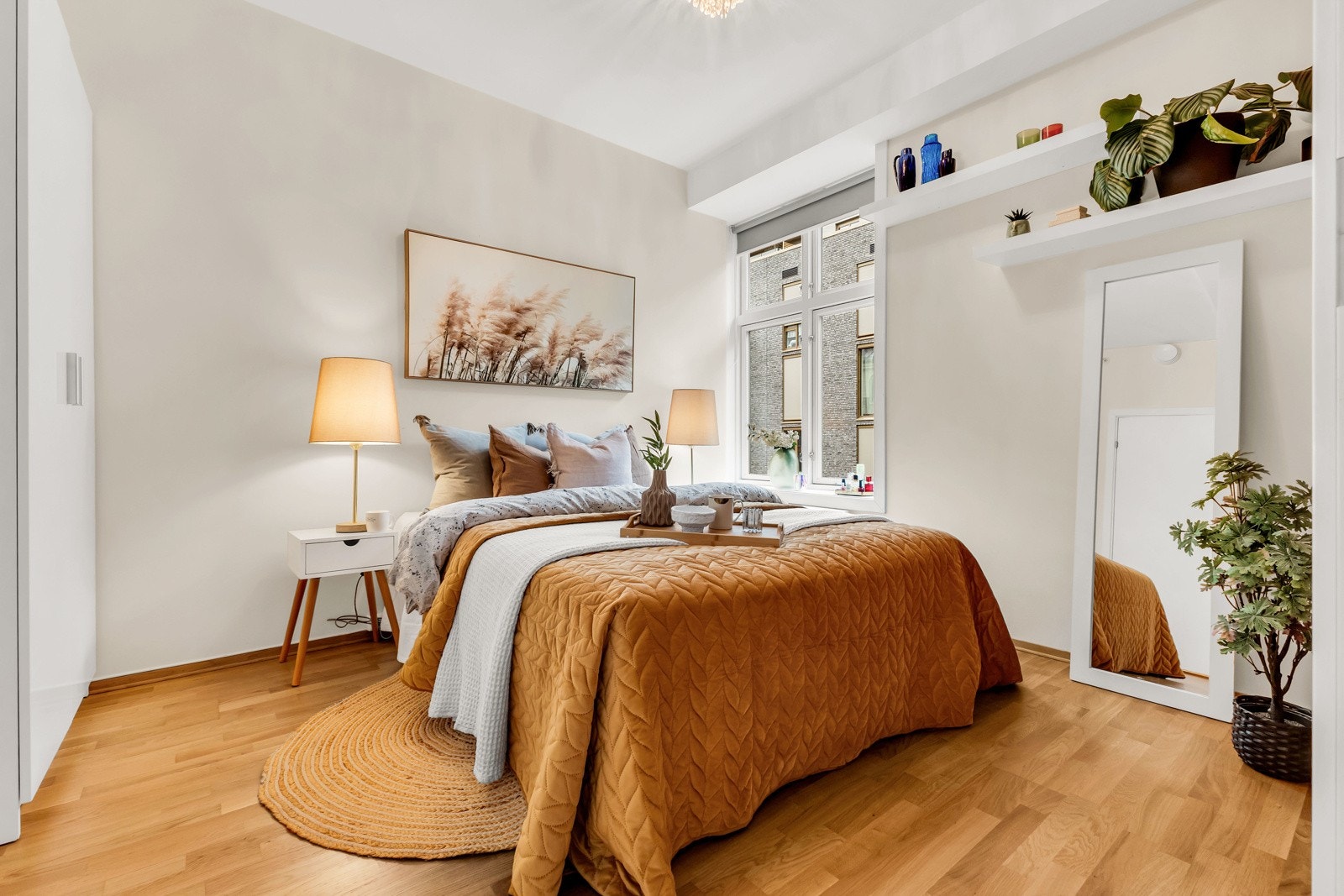 Soverommet er av behagelig størrelse og oser av en god romfølelse, noe som forøvrig er en fellesnevner for hele leiligheten! Galleribilde