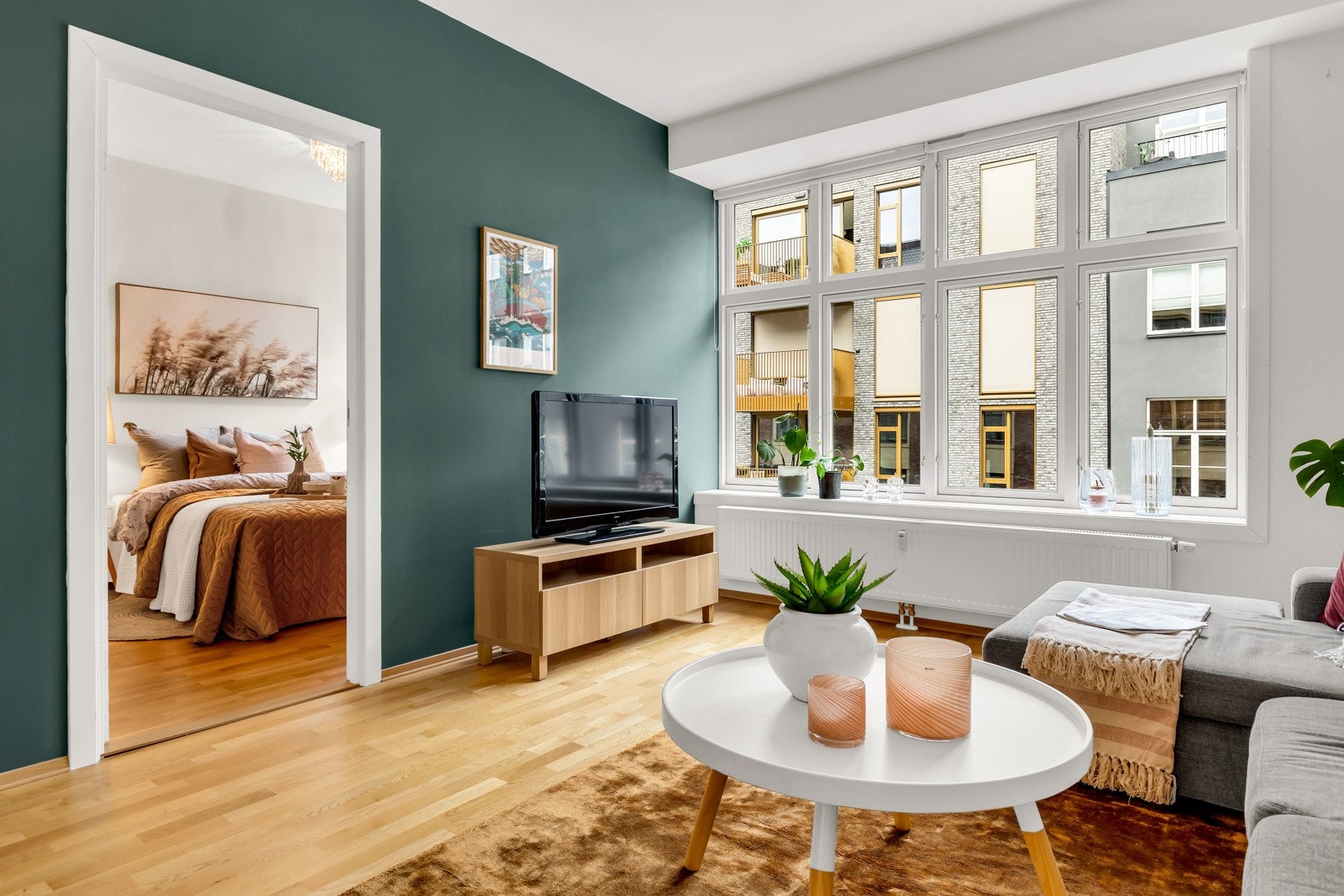 Lekker kontrastvegg gir hjemmet karakter. Galleribilde