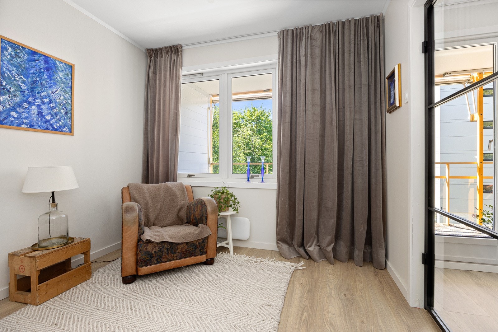 Hva med en stille stund for seg selv med en god bok. Galleribilde