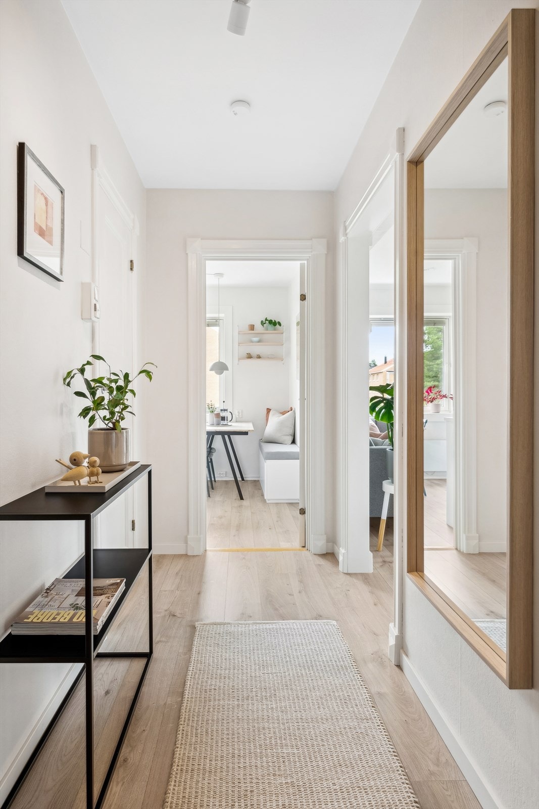 For ekstra oppbevaring disponerer leiligheten en loftsbod og to kjellerboder. Galleribilde