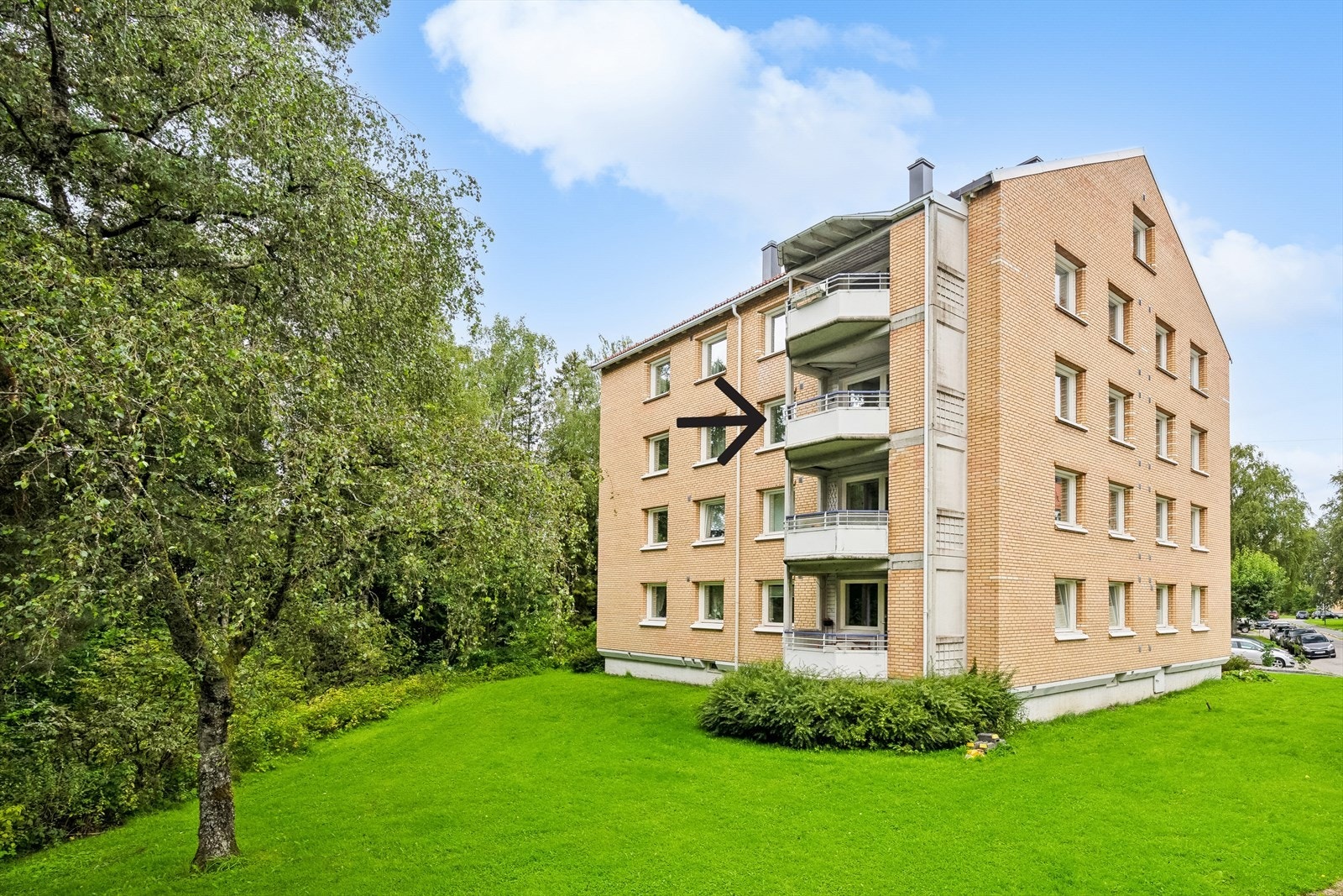 Leiligheten ligger meget sentralt og tilbaketrukkent til på Bergkrystrallen men kort vei til det meste! Galleribilde
