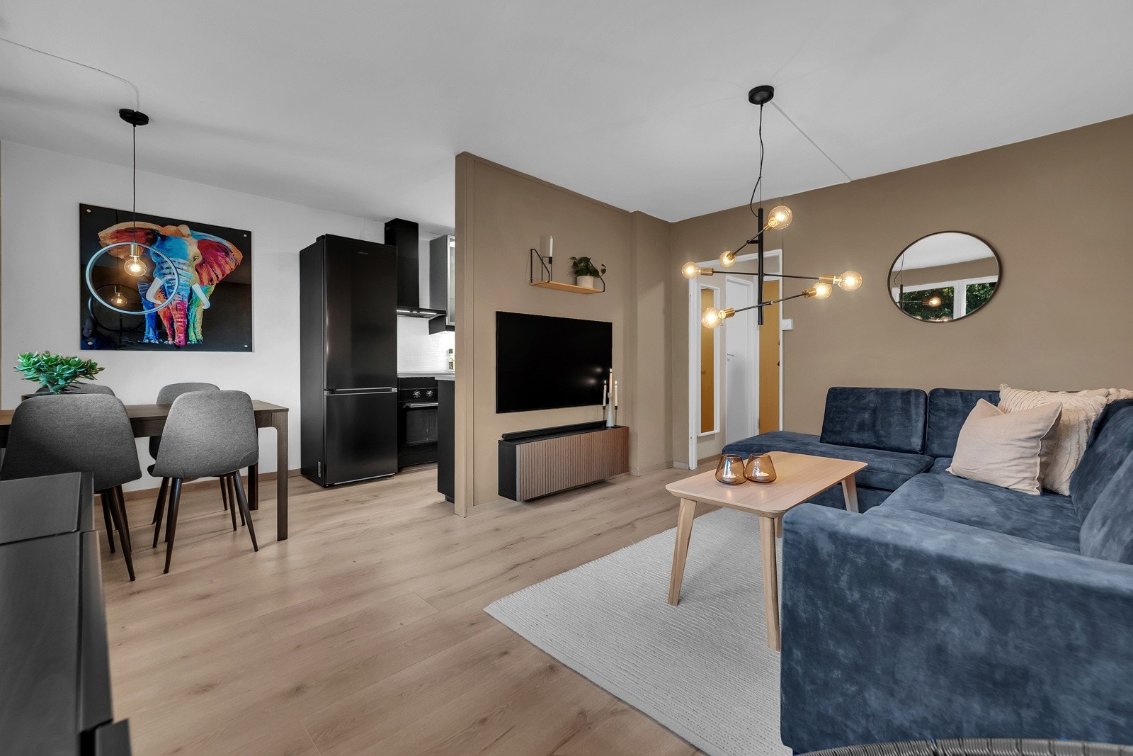 Moderne leilighet overflateoppusset i 2022 og 2023 Galleribilde