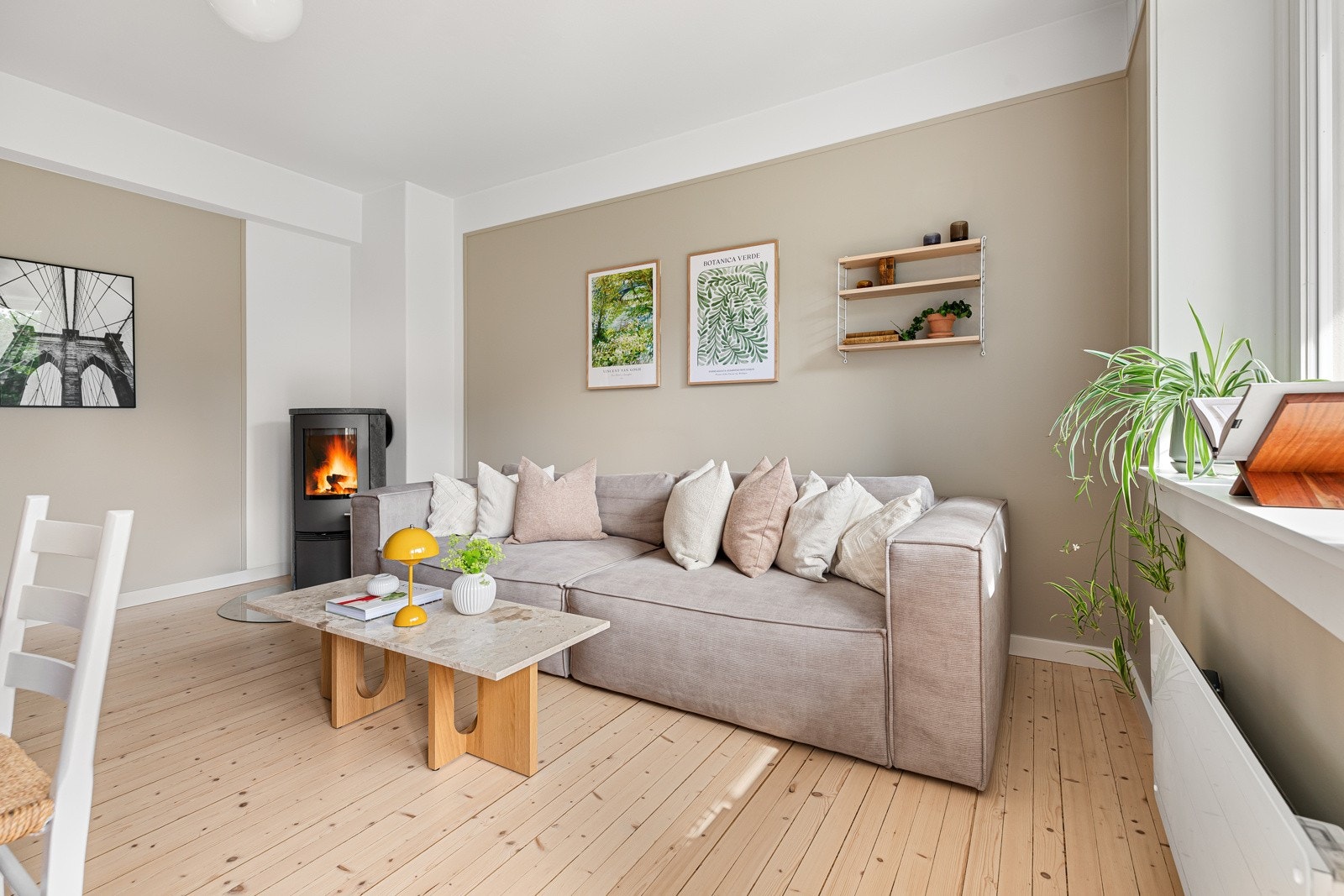 Rom for separat sofa- og spisegruppe Galleribilde