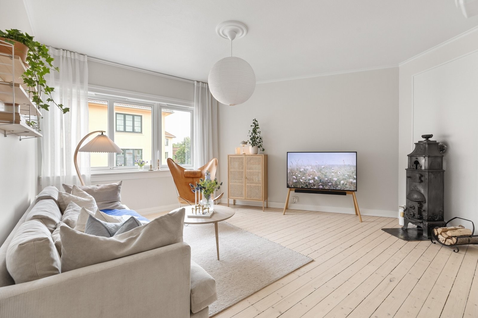 Privatmegleren Aksept v/Karoline B. Olsen har gleden av å ønske velkommen til Ullevålsveien 95A! Galleribilde